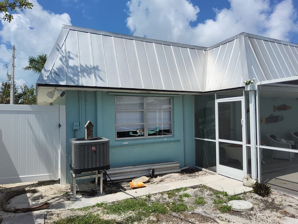 7-Inch Seamless Gutters in Sanibel FL by Gutter Professor by Gutter Professors