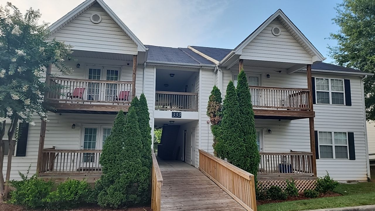 Appartment cleaning by Power Wash Masters LLC