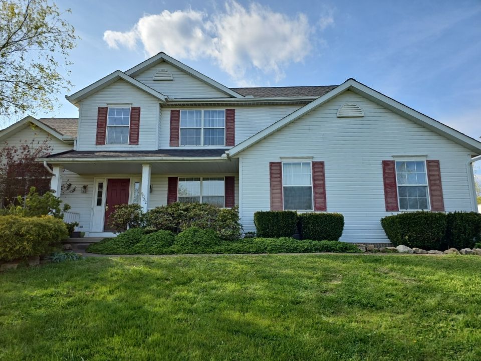 ATLAS PINNACLE COLOR: BLACK SHADOW DRIP EDGE: WHITE by Eagle Eye Roofing