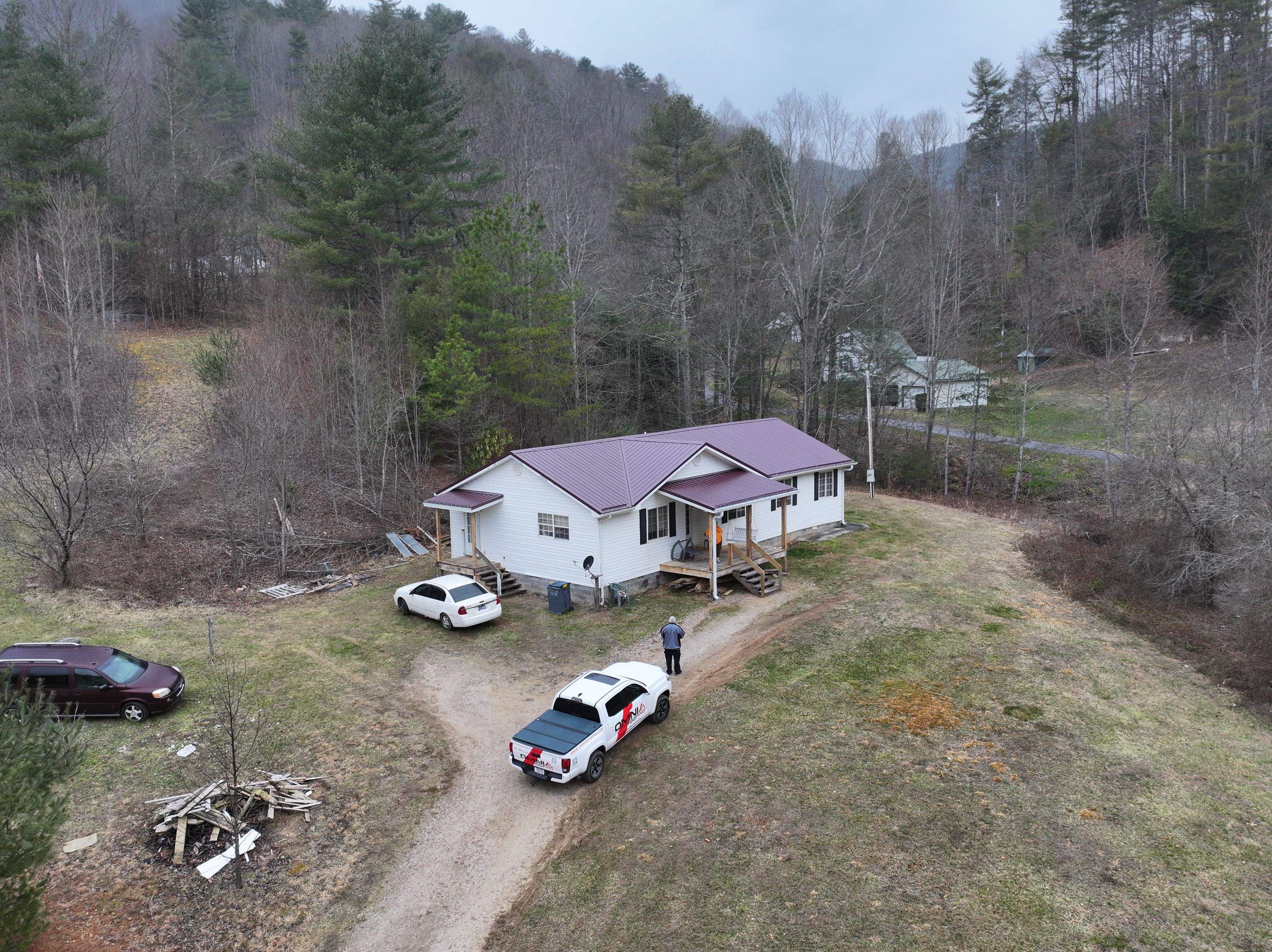 Evans Residence by Omnia Roofing