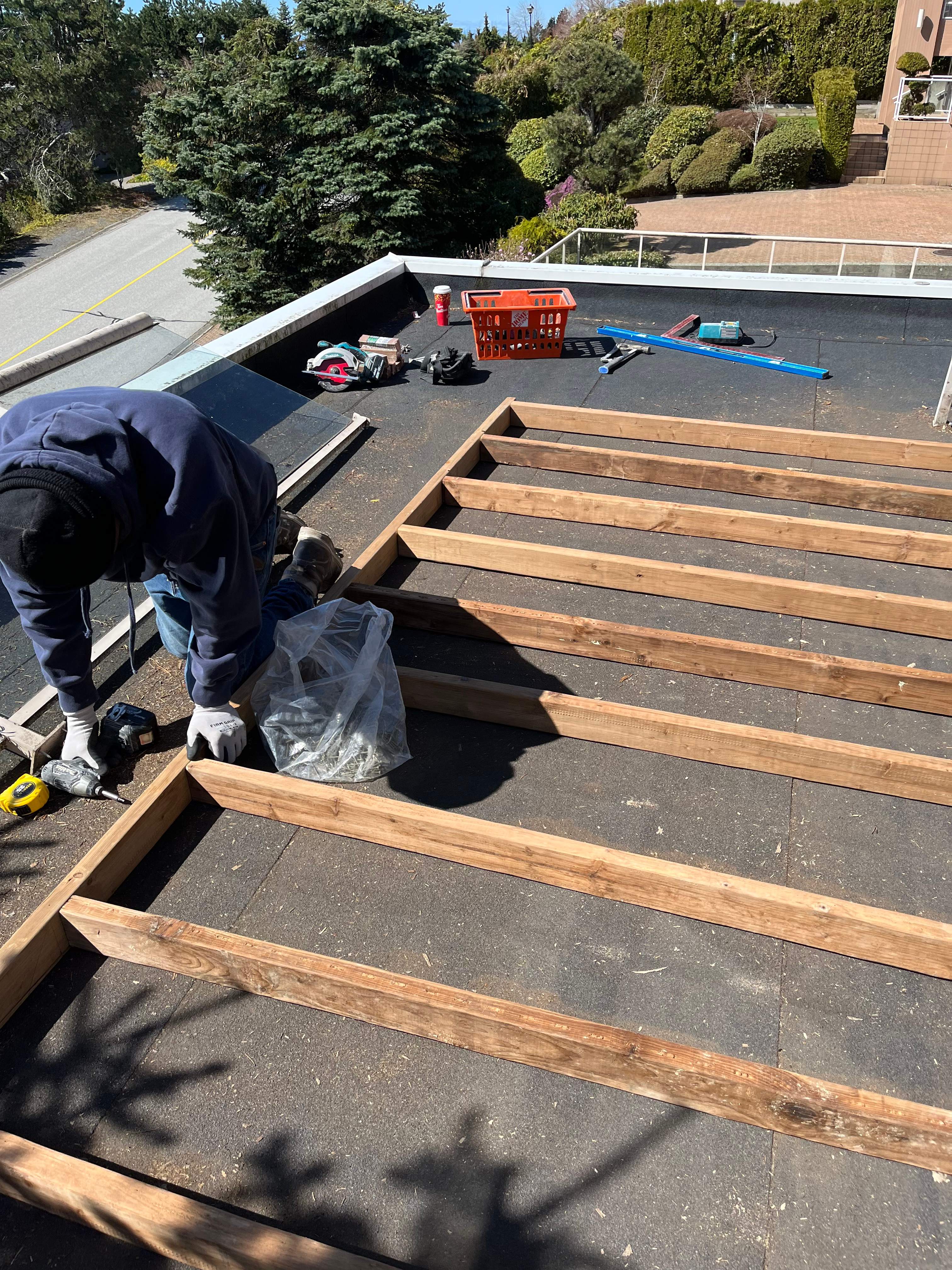 New Composite Deck - West Vancouver by YVR Construction Group
