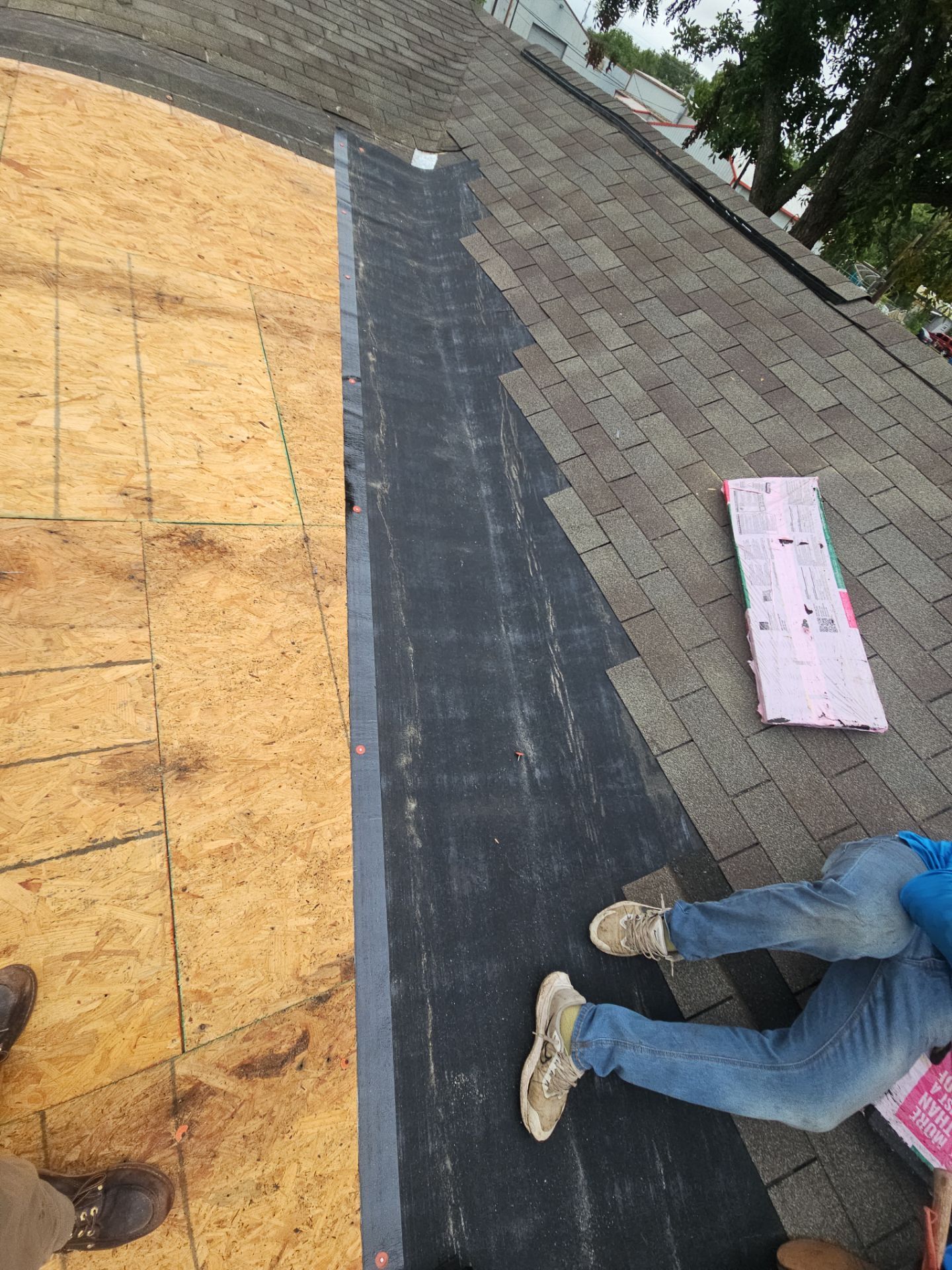 Residential Roofing Installation using Owen's Corning Duration (Lifetime) Shingles by Roof Repair Company