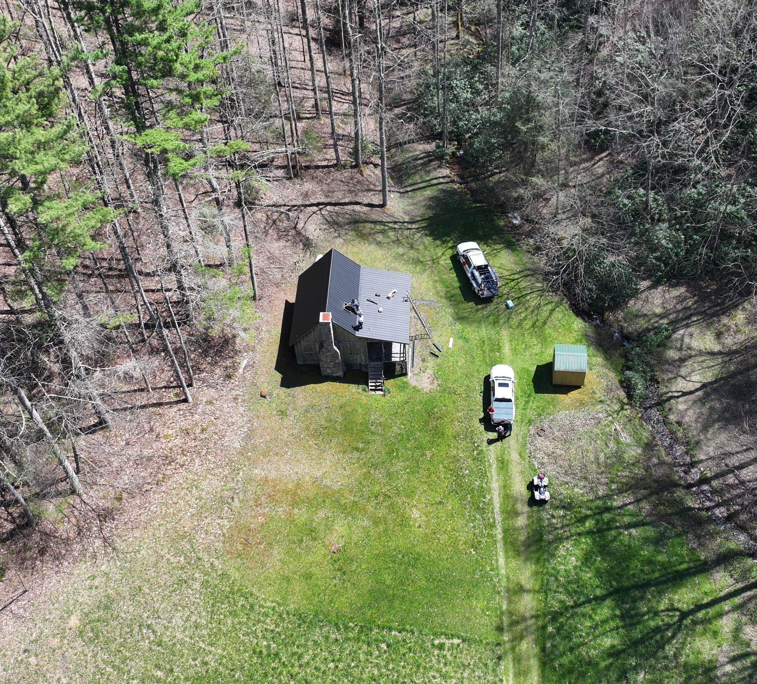 Sluder Cabin by Omnia Roofing