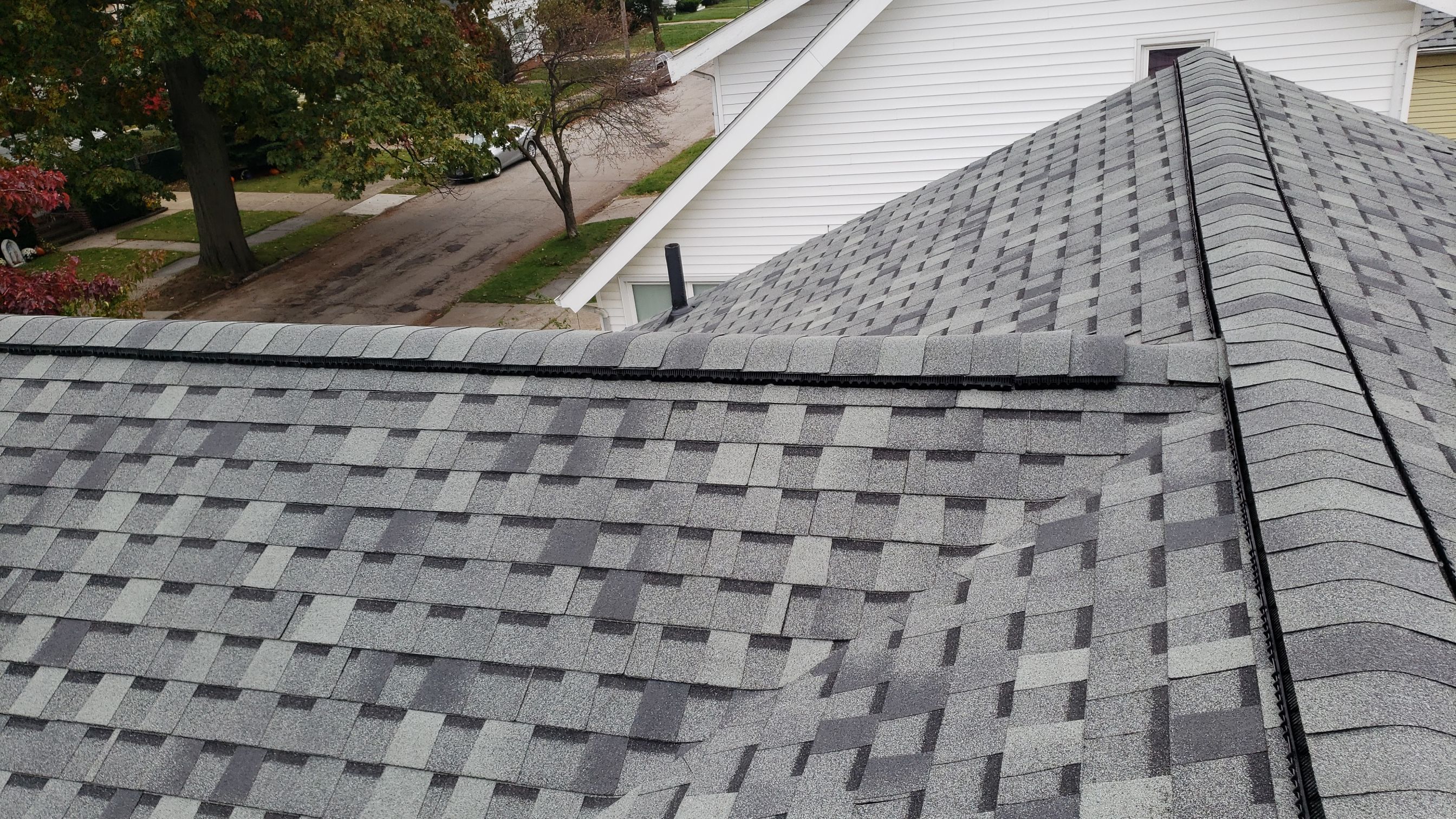 ATLAS PINNACLE COLOR: HEARTHSTONE DRIP EDGE: WHITE by Eagle Eye Roofing