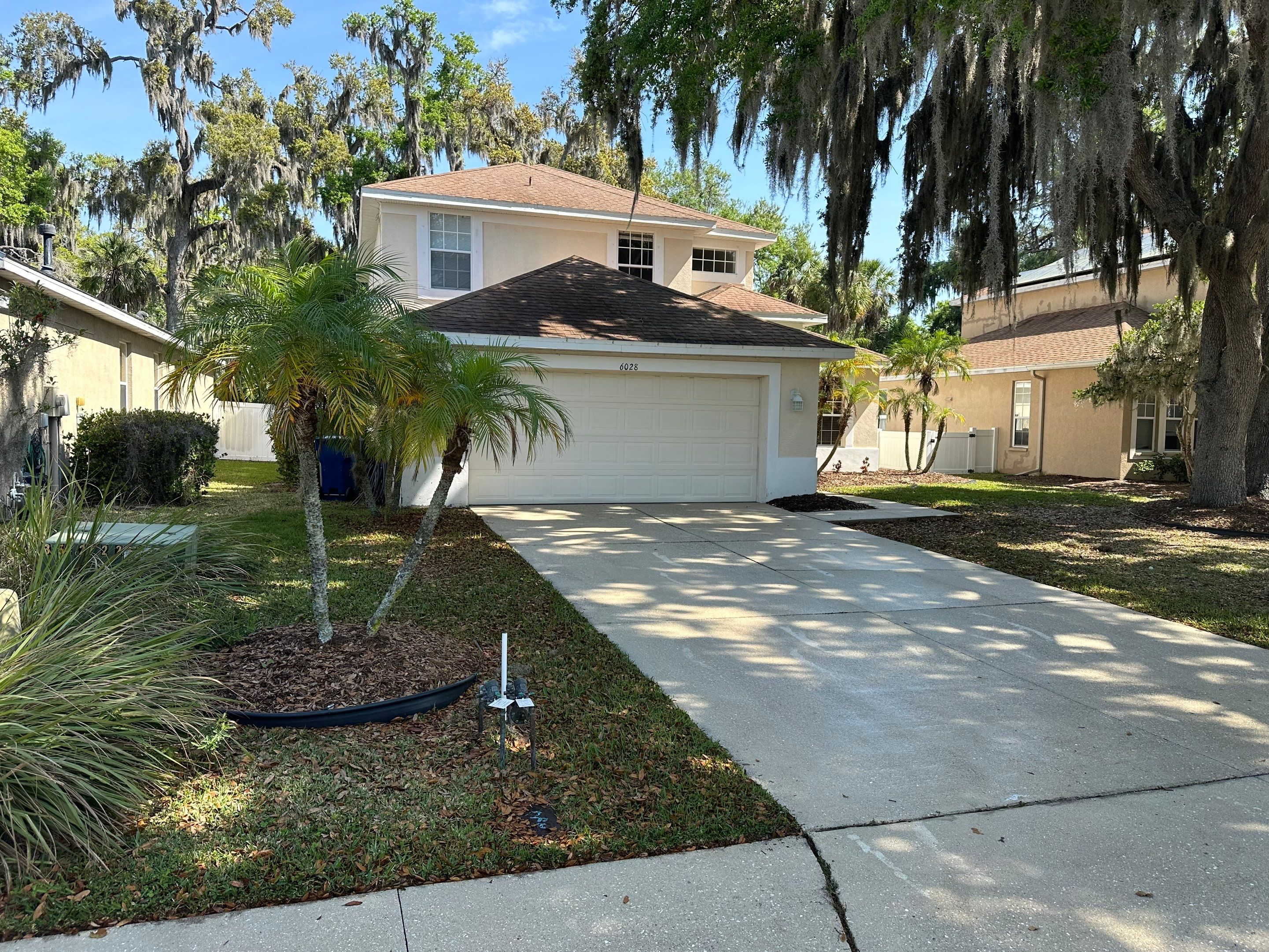House Wash, Vinyl Fence, Patio, Driveway & Sidewalk Cleaning in Oakley Place, Ellenton, FL | Sunshine AquaWash by Sunshine AquaWash