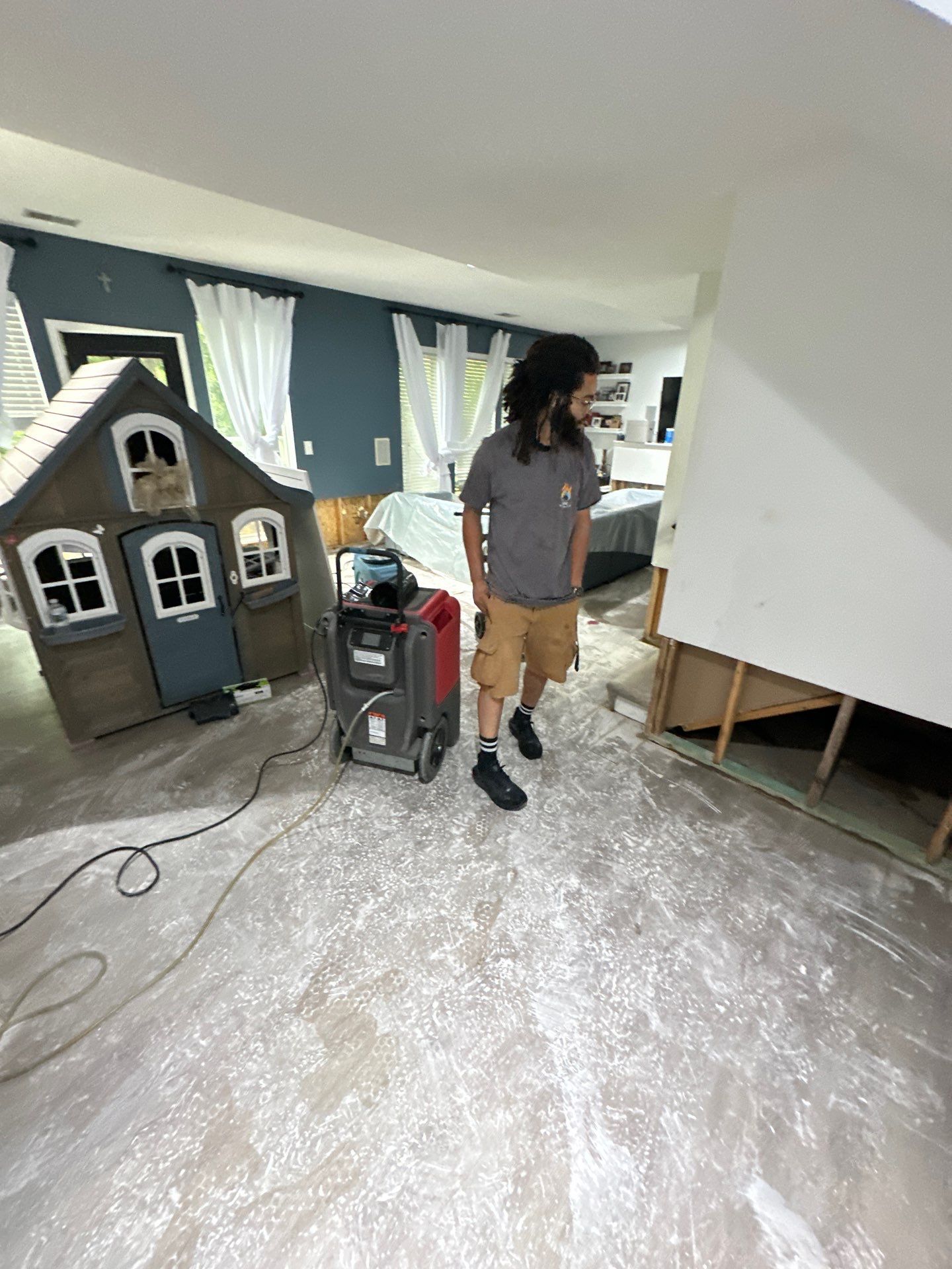 Full-Service Water Damage Mitigation and Structural Drying in Lone Jack by Fine Restoration
