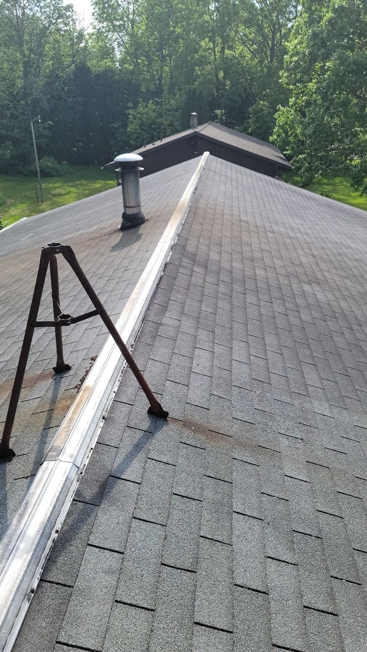 Brand: Atlas Pinnacle Color: Pristine Scotchgarde Pewter Drip: White by Eagle Eye Roofing