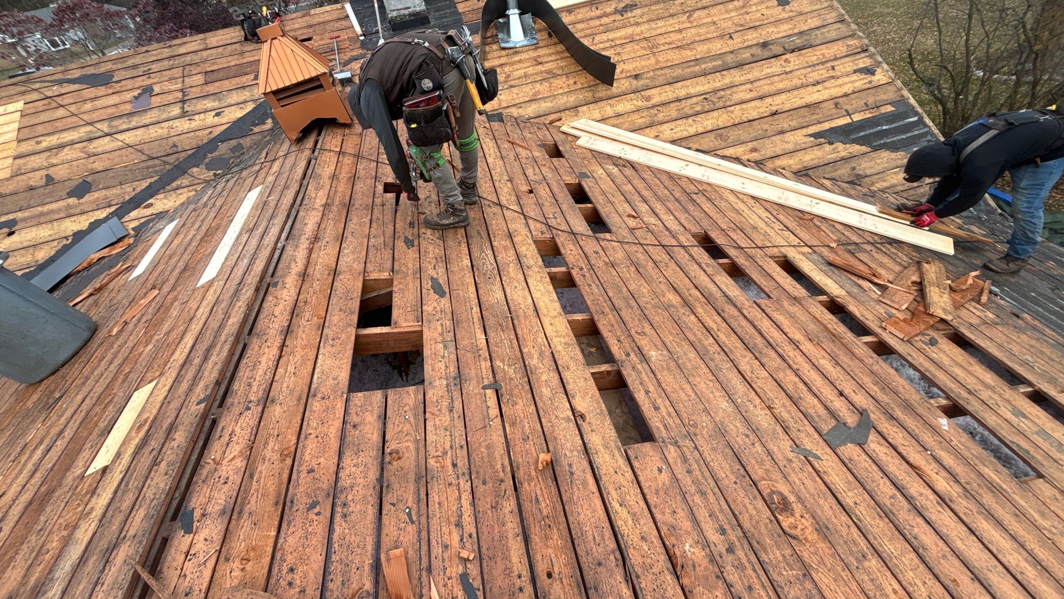 Roof Replacement using Owens Corning Aged Copper by 180 Contractors