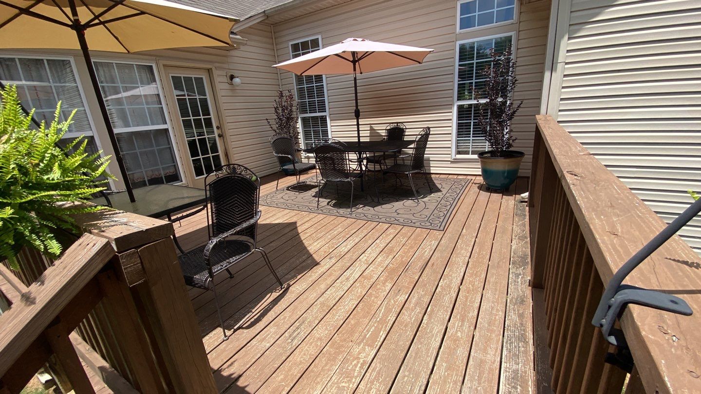 Deck using Wood Sealant by DuraSeal