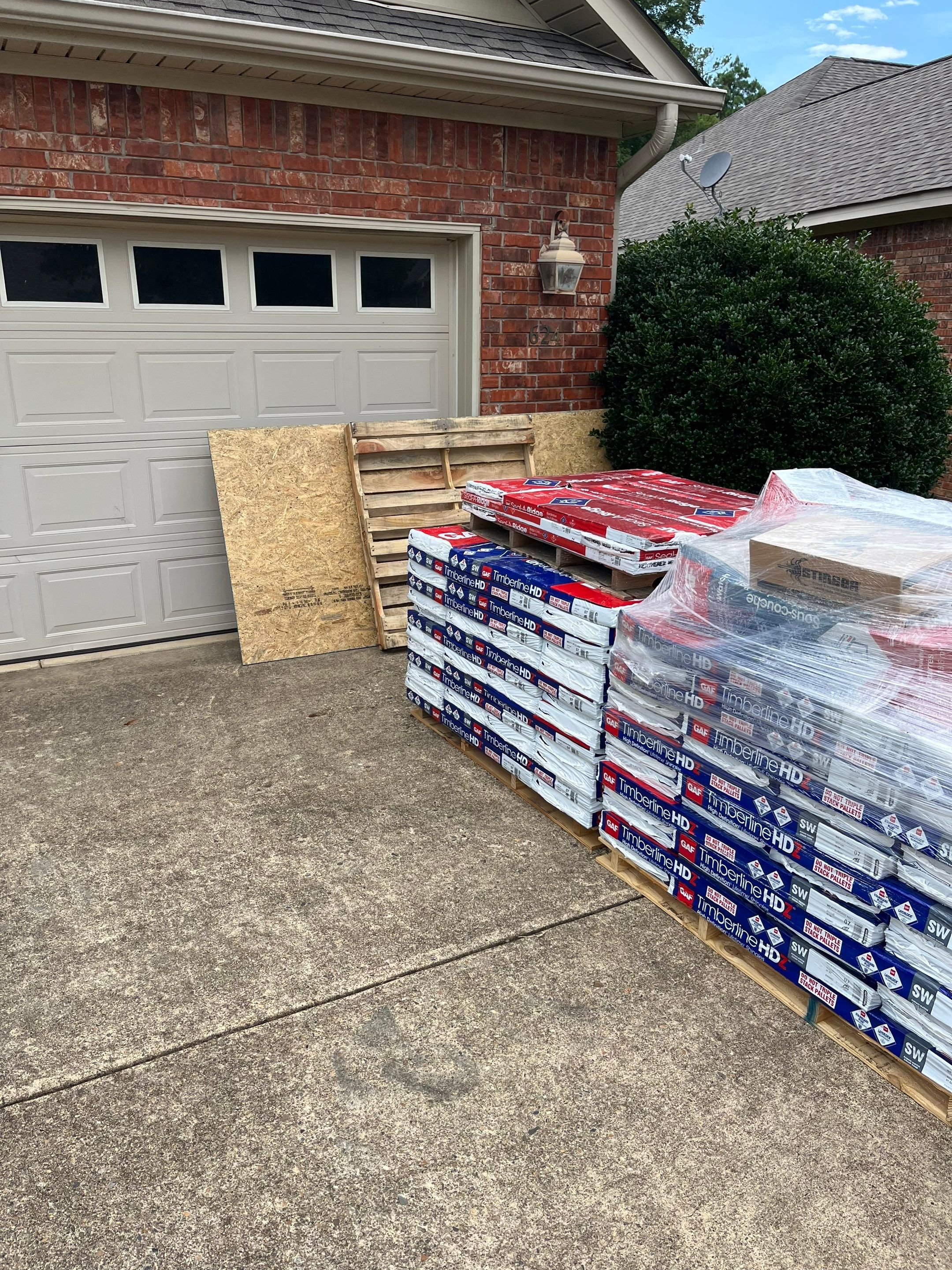 GAF Timberline HDZ Architectural Shingle Roof Replacement in Hot Springs by Temple Roofing and Exteriors