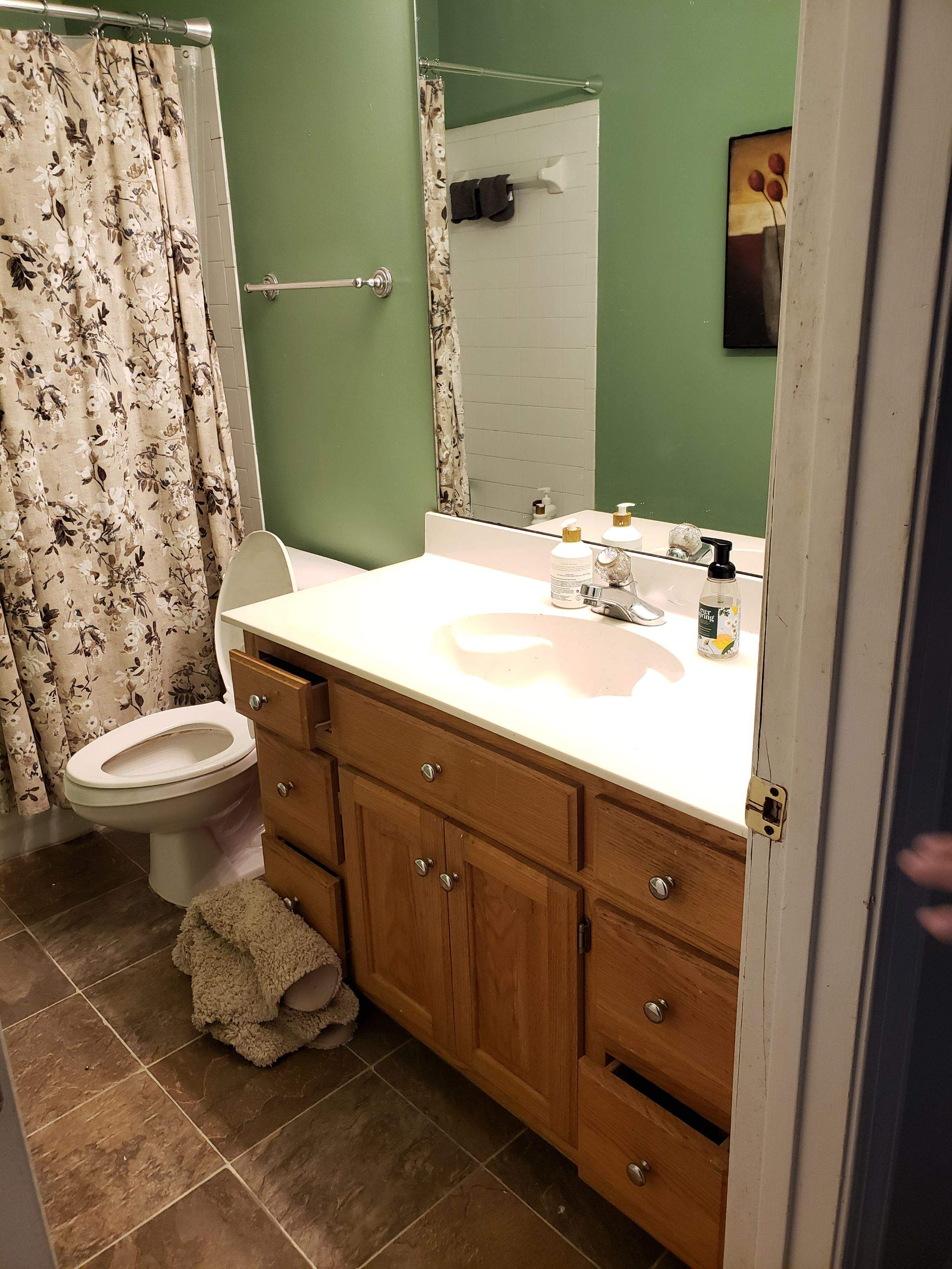 Modern Elegance: Bathroom Upgrade by A Step Above Handy LLC 