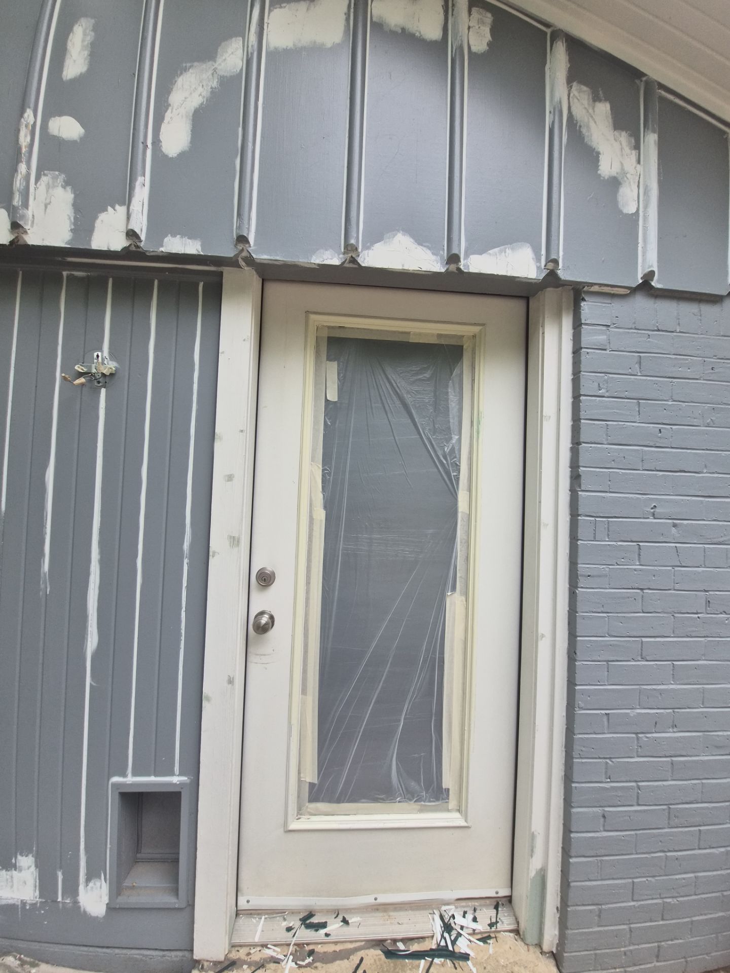 From Gray to Modern White: Exterior Repaint in Tyler, TX by Quality Coats Painting