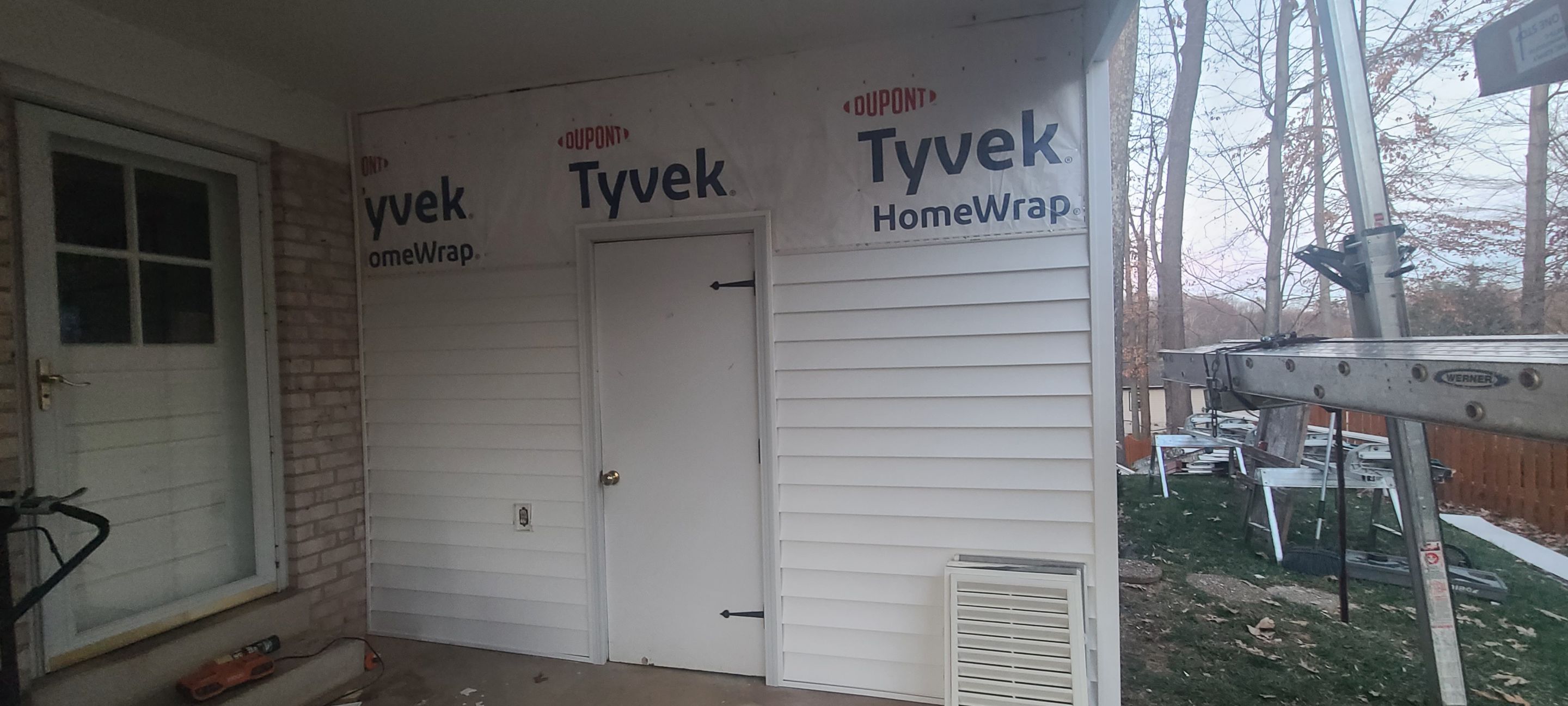 Springfield CertainTeed Charcoal Black Roof & CertainTeed Colonial White Siding by RM Banning, Inc.