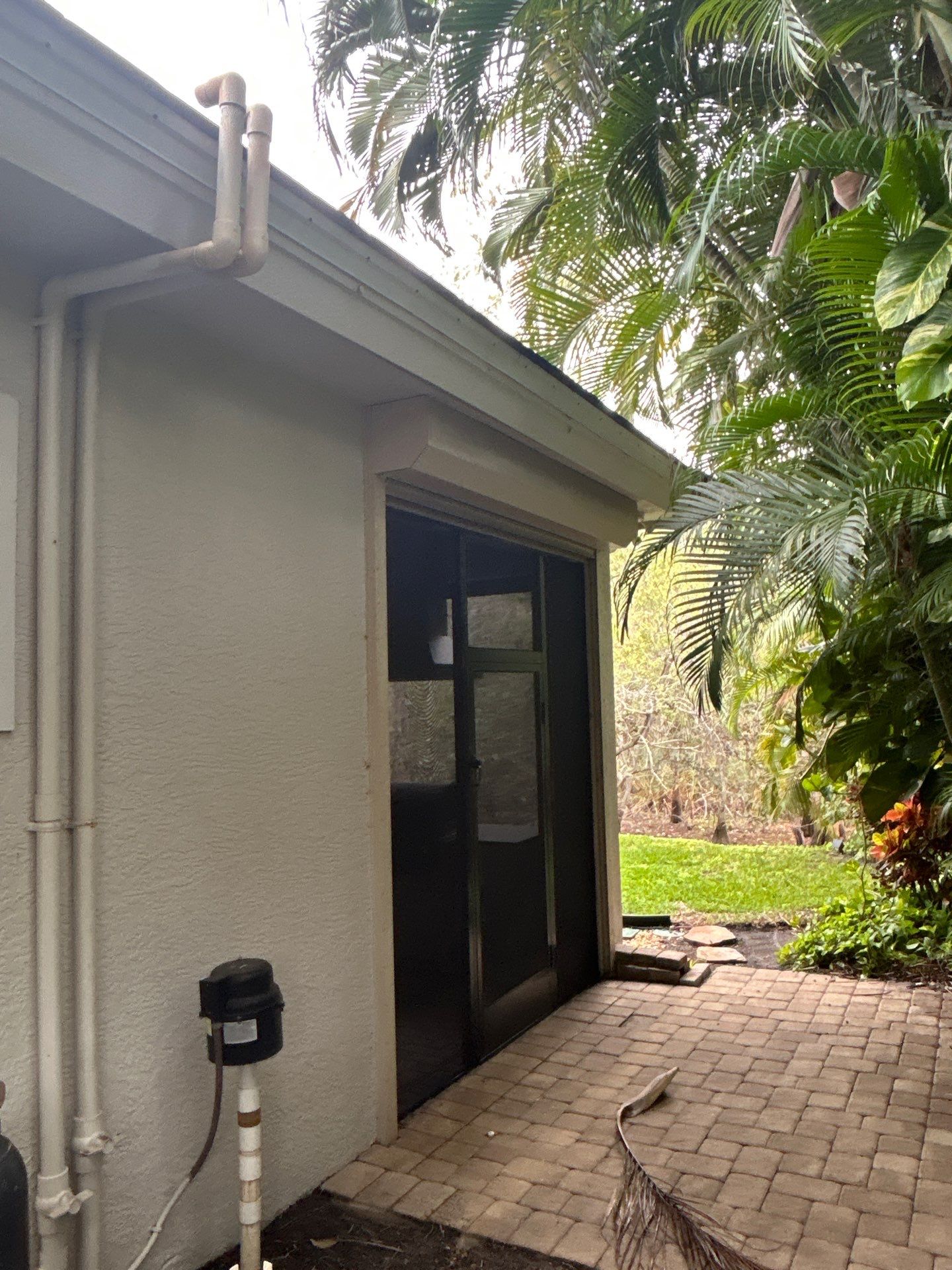 7-Inch Seamless Gutters for Luxury Homes in Naples FL by Gutter Professors