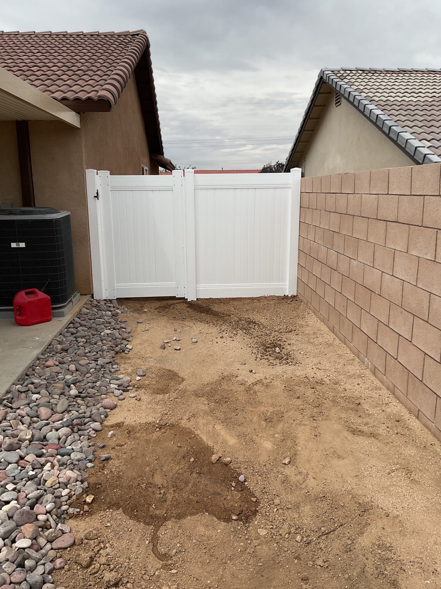 Fence Installation using Vinyl by Fence Guys Inc.