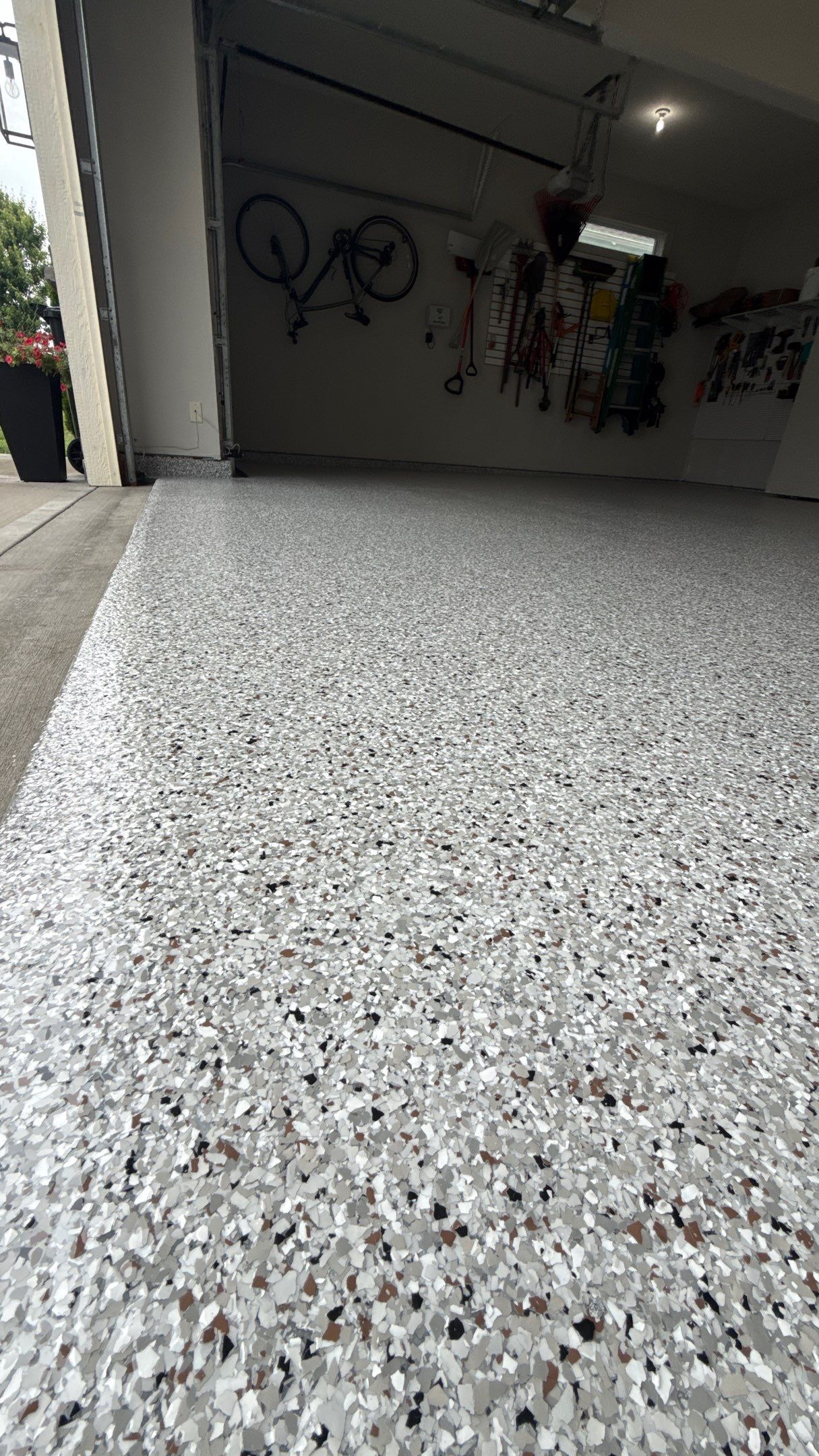 Epoxy Garage Floor Coating Storage in Kansas City by Banner Garage