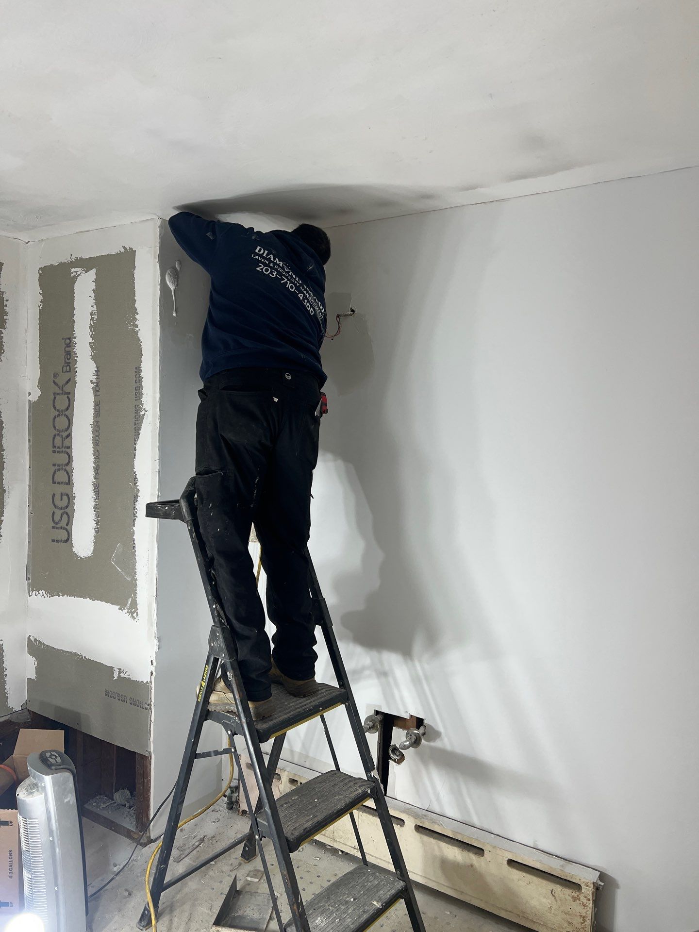 Multi-Room Interior Renovation and Modernization in Meriden, Connecticut by Diamond Image LLC