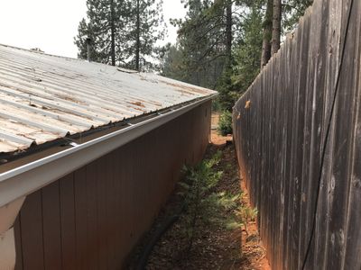 Max Flow Gutters using Max Flow Gutters