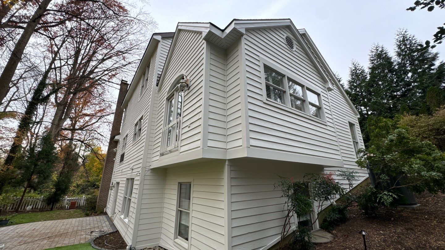 Arlington: Bevel Cedar Wood Siding Restoration by RM Banning, Inc.