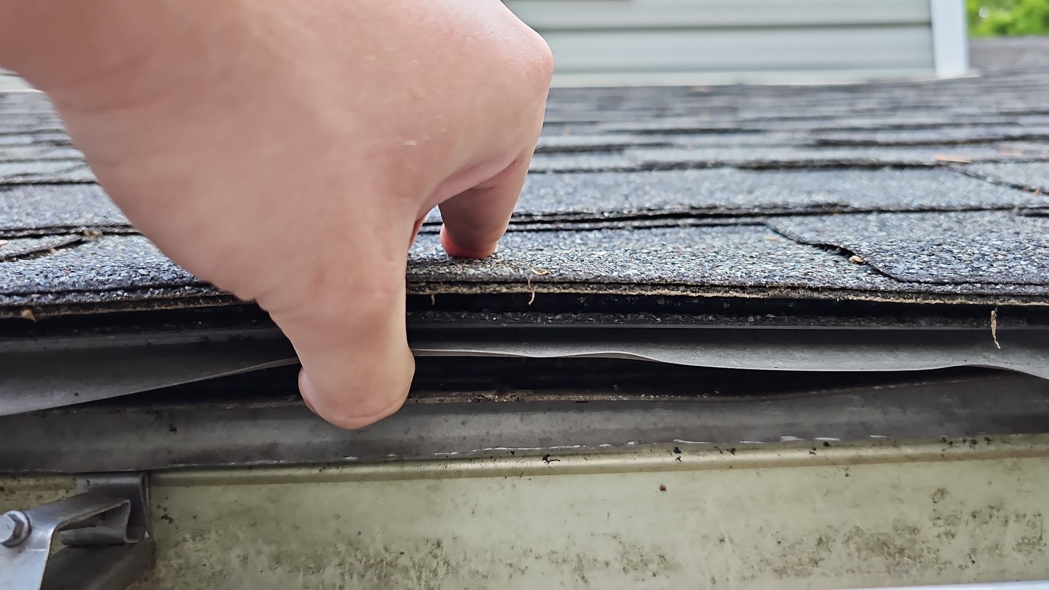 ATLAS PINNACLE HP W/SCOTCHGARD COLOR: HEARTHSTONE  by Eagle Eye Roofing