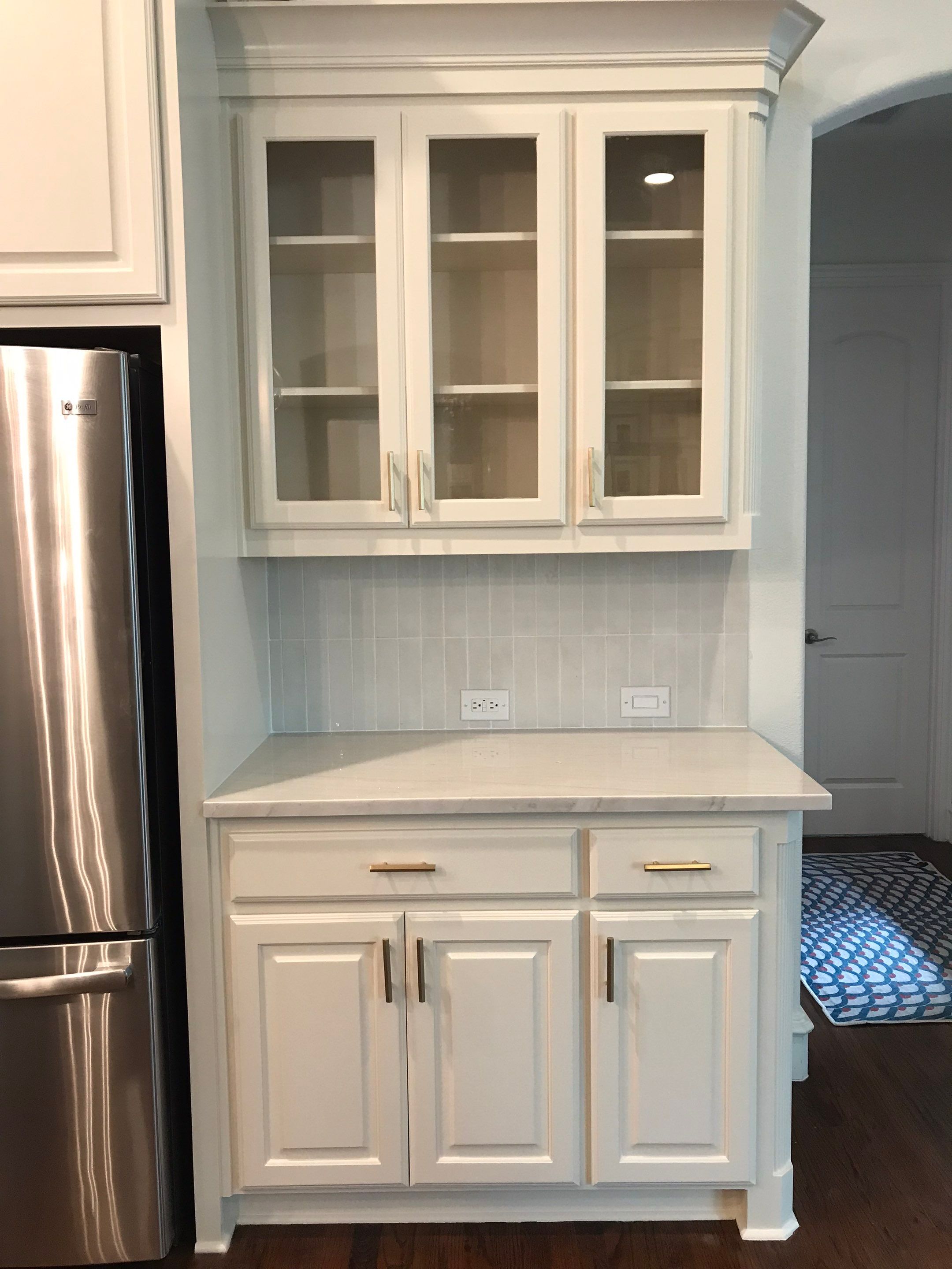 Kitchen Remodel using Quartzite by SLM General Contractors & Roofing