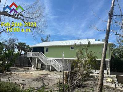 Residential Roofing Installation using Gulf Coast Metals Gulf Seam Panels