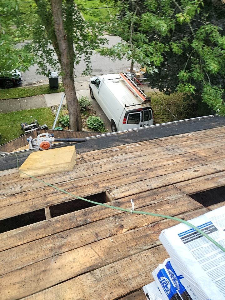 ATLAS PINNACLE COLOR: BLACK SHADOW by Eagle Eye Roofing