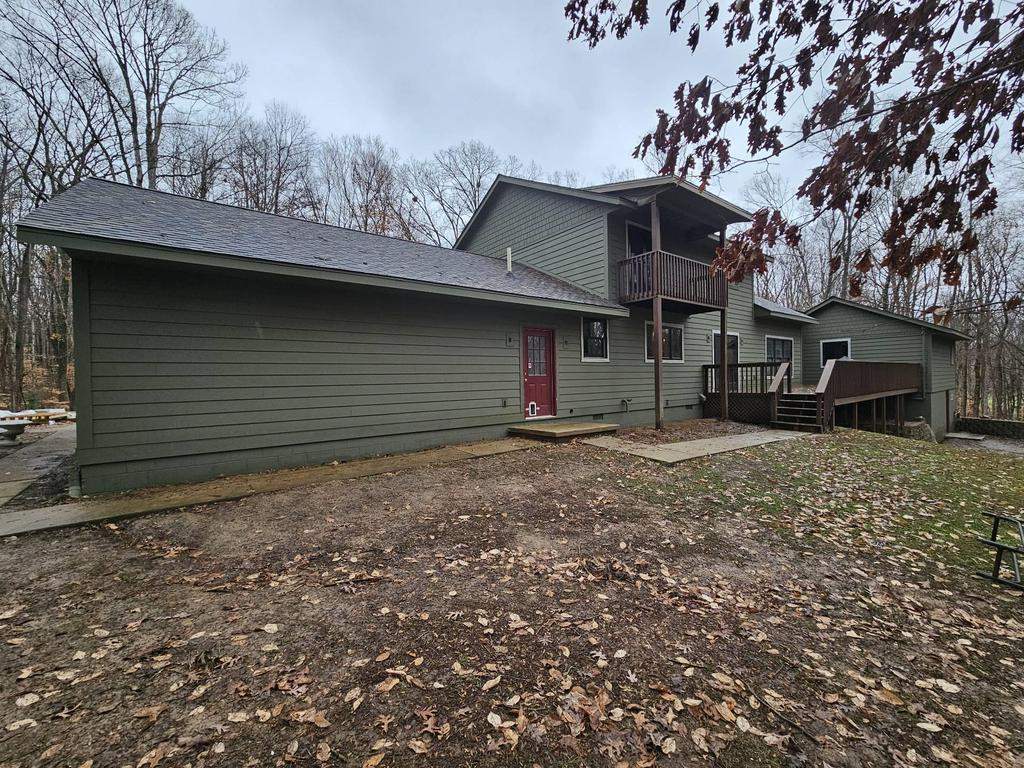 Siding Installation using Primed James Hardie & Straight Edge Shakes by Koontz Construction