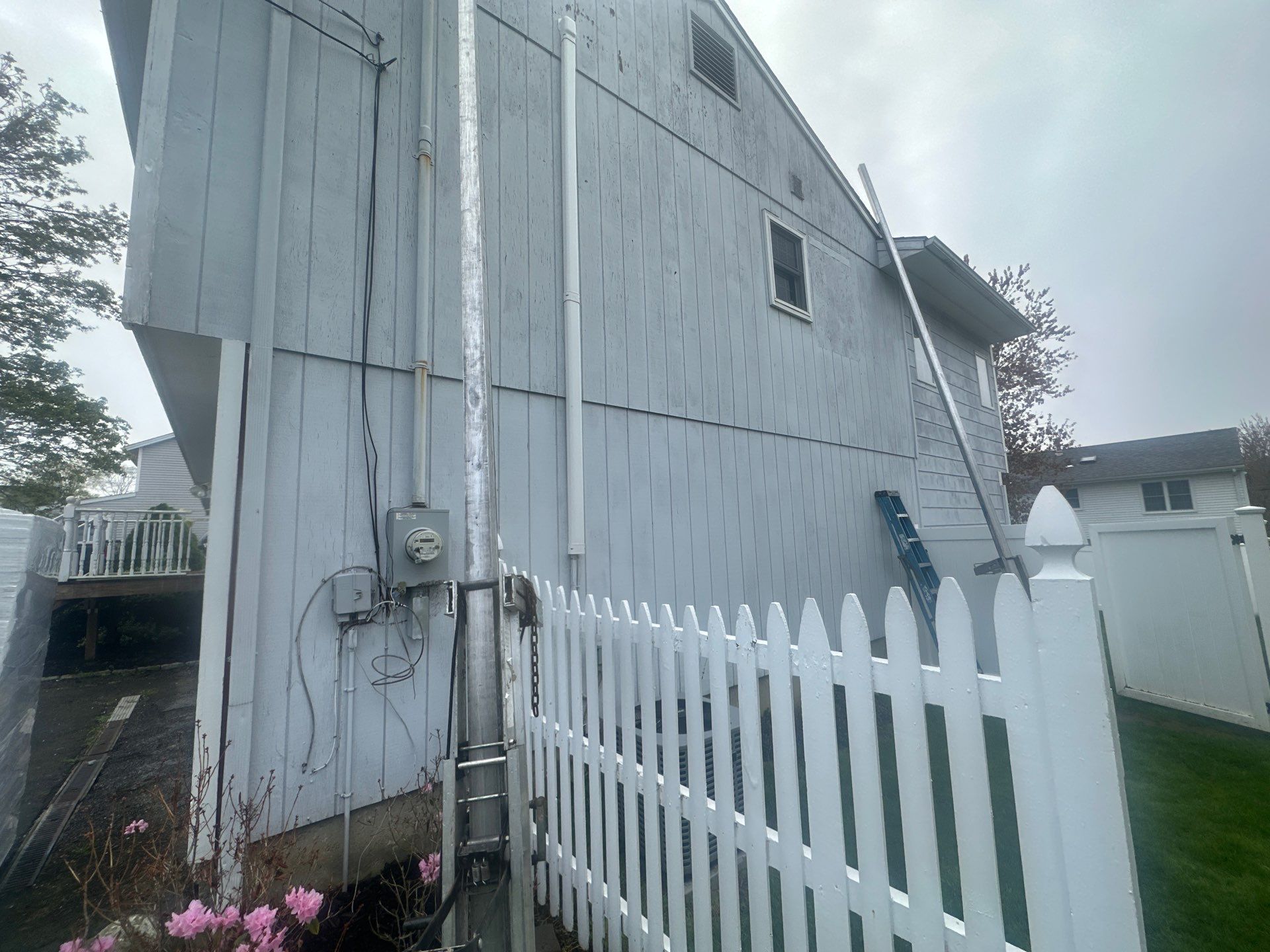 Siding Installation using Certainteed Cedar Impressions Straight Edge Perfection Shingles - D7 - Pacific Blue by A Plus Exterior