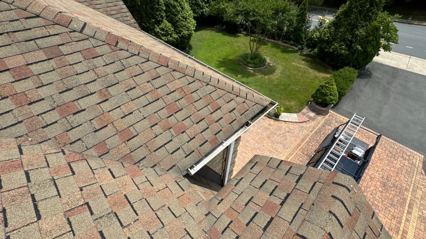 McLean: Residential Roof Installation with Landmark Pro Designer Shingles in Max Def Moire Black by RM Banning, Inc.