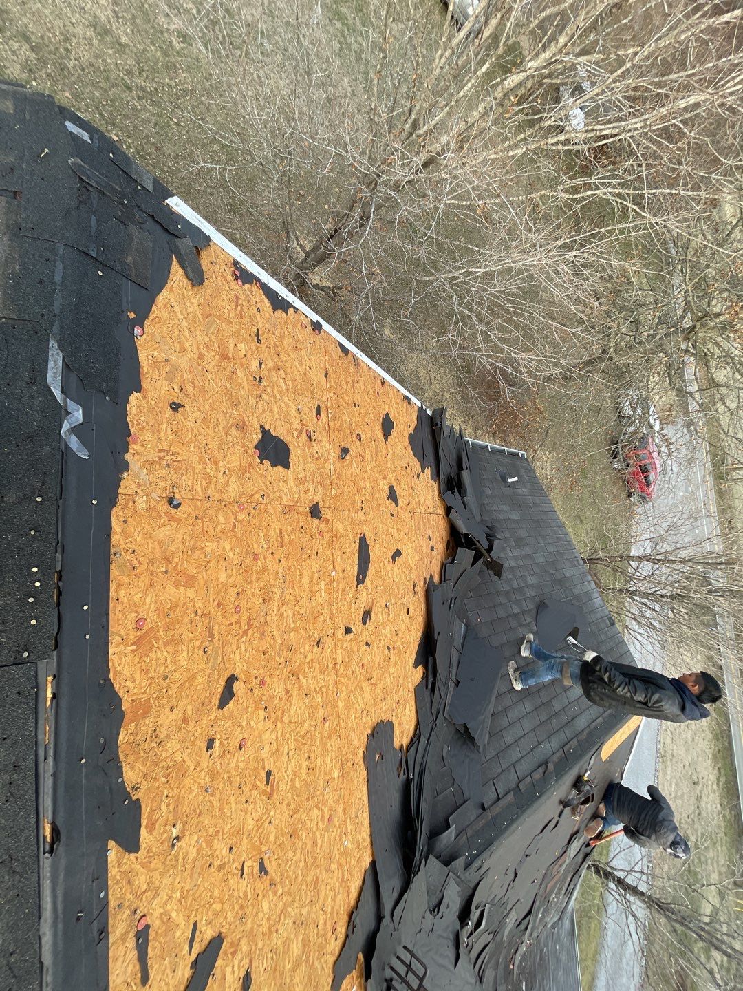 Residential Roofing Installation using Owens Corning Oakridge Roofing System by Undersun Roofing 