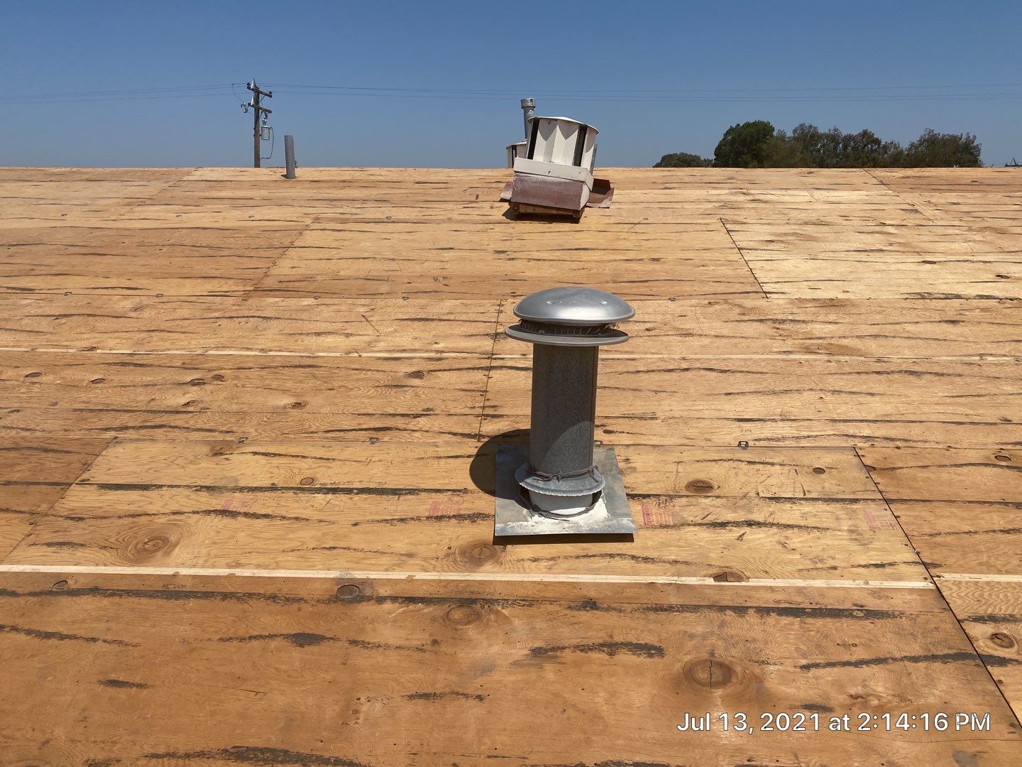 Certainteed Landmark Solaris shingle job using Certainteed Landmark Solaris composition shingles by Straight Edge Roofing Inc