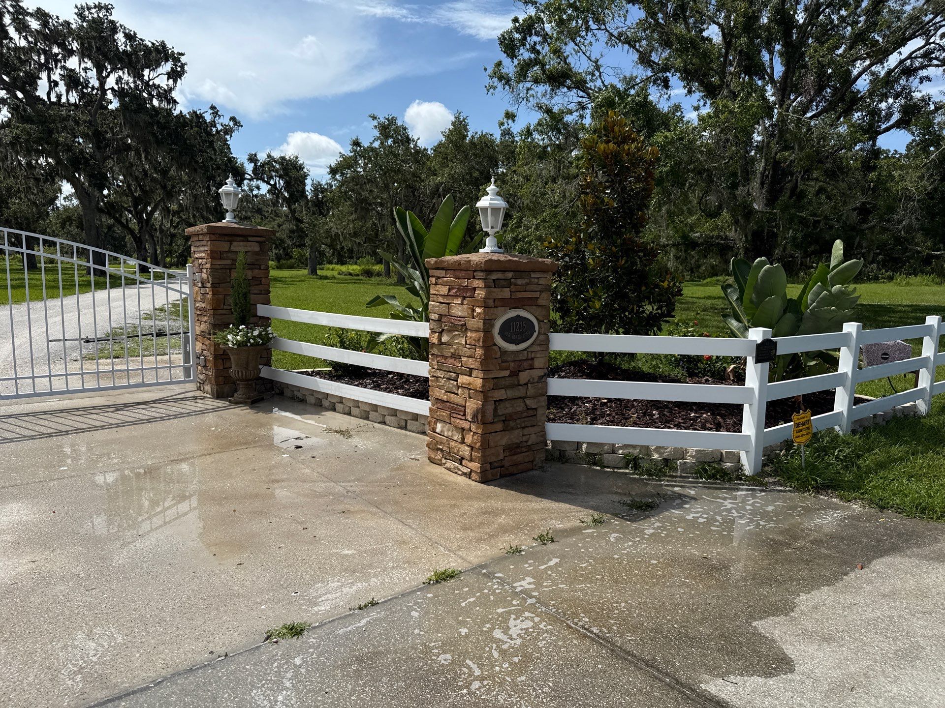 🐎 Vinyl Horse Fence, Entrance Cleaning + House Wash – Parrish, FL by Sunshine AquaWash
