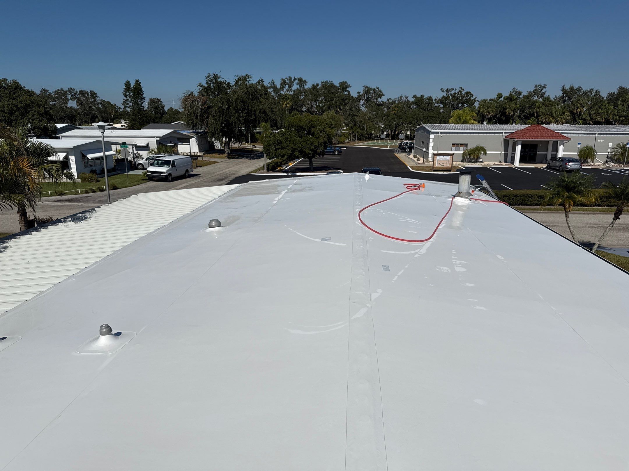 π TPO Roof Looking Like New Again! by Sunshine AquaWash