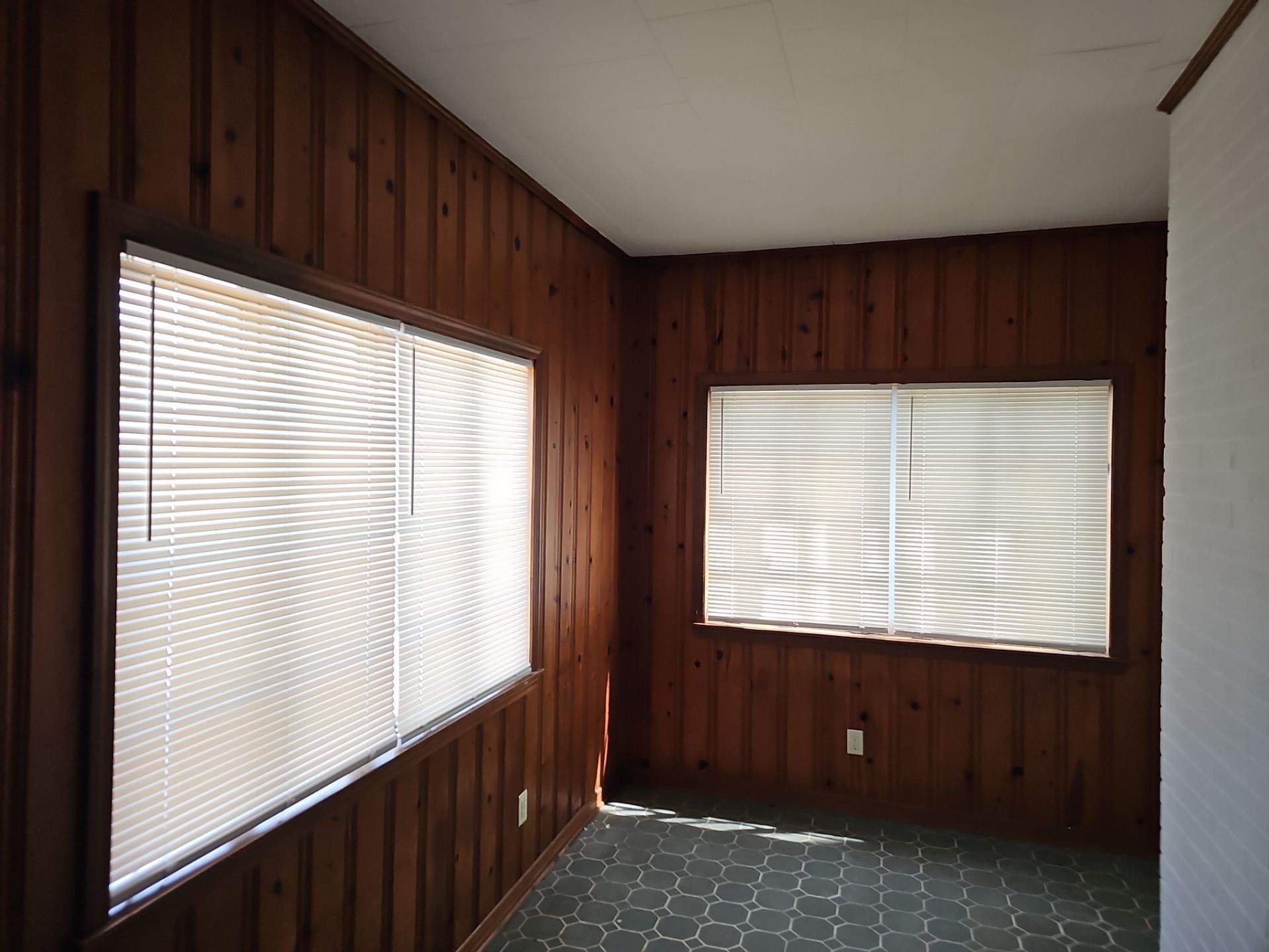 Curtain Rod, Blind, Shade & Window Treatment Installation Projects by Hangman Mounting & Installation