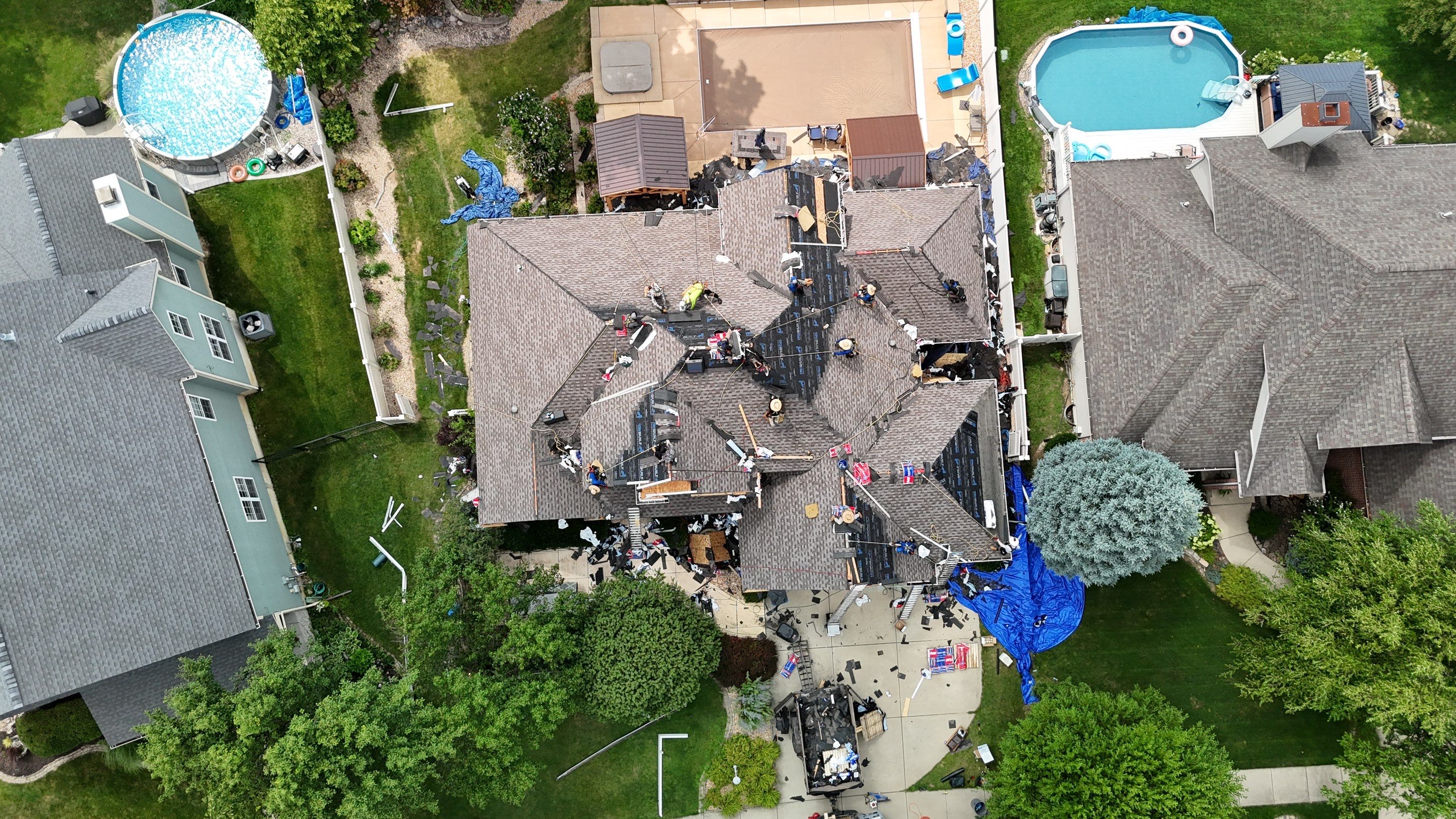 Roofing using GAF Weathered Wood by Optimal Home Improvement 