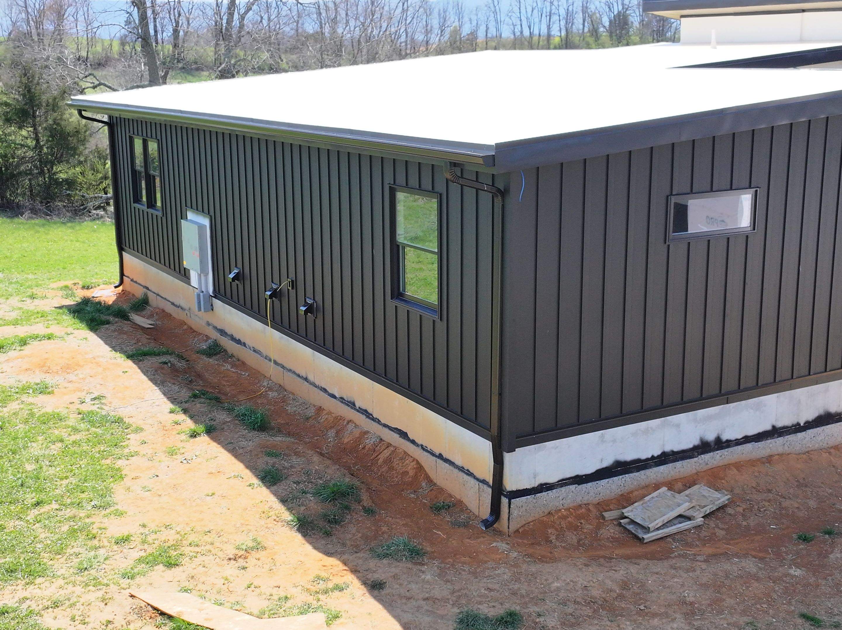 Phillips Residence  by Omnia Roofing