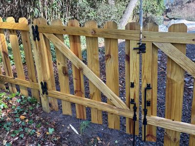 Wood Fence using Wood Sealant