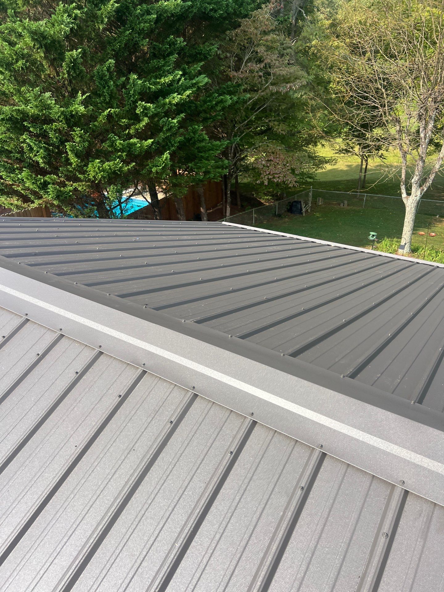 Morrison Residence - Piney Flats by Omnia Roofing