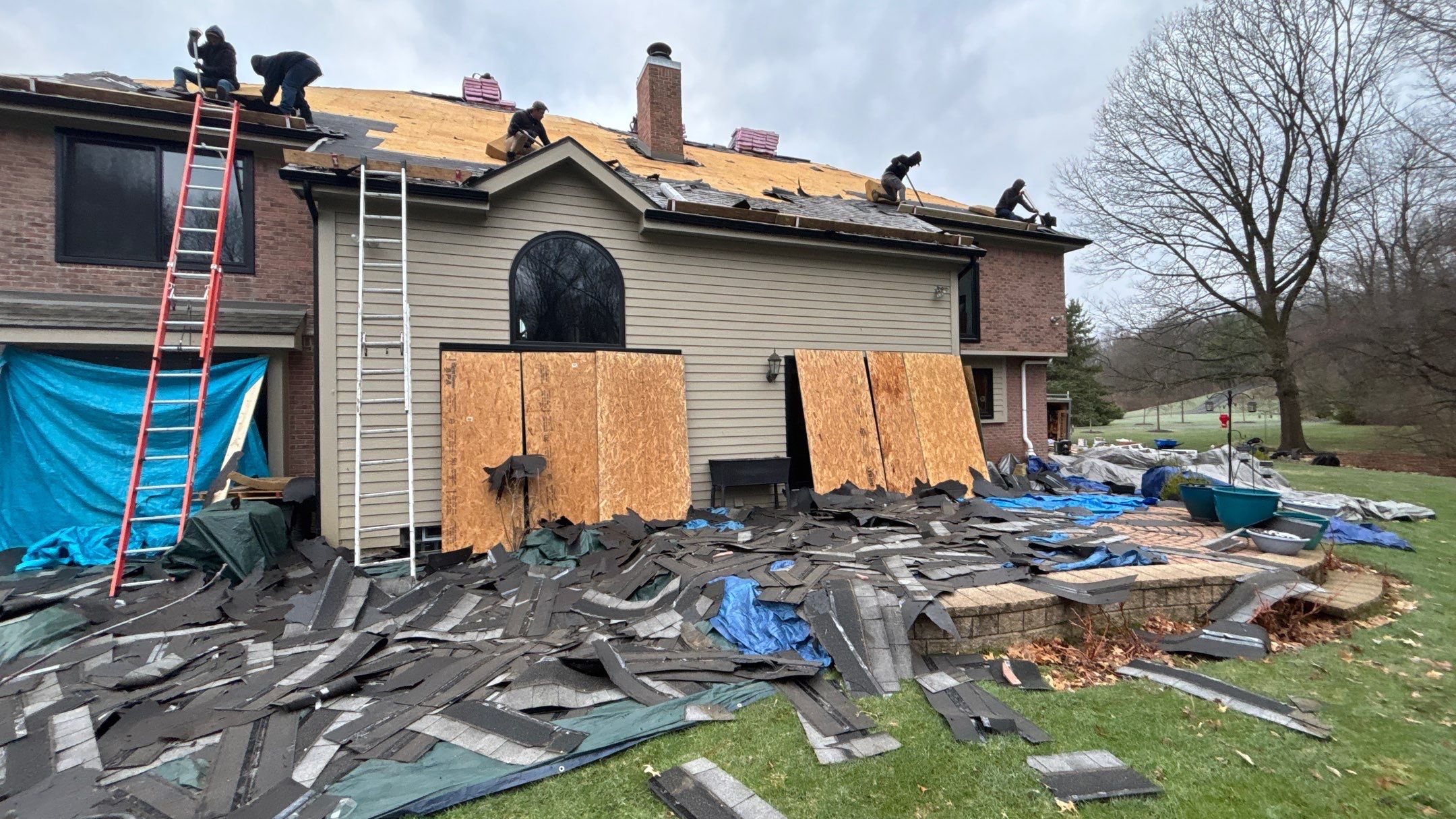 Roof Replacement using Owens Corning Onyx Black by 180 Contractors