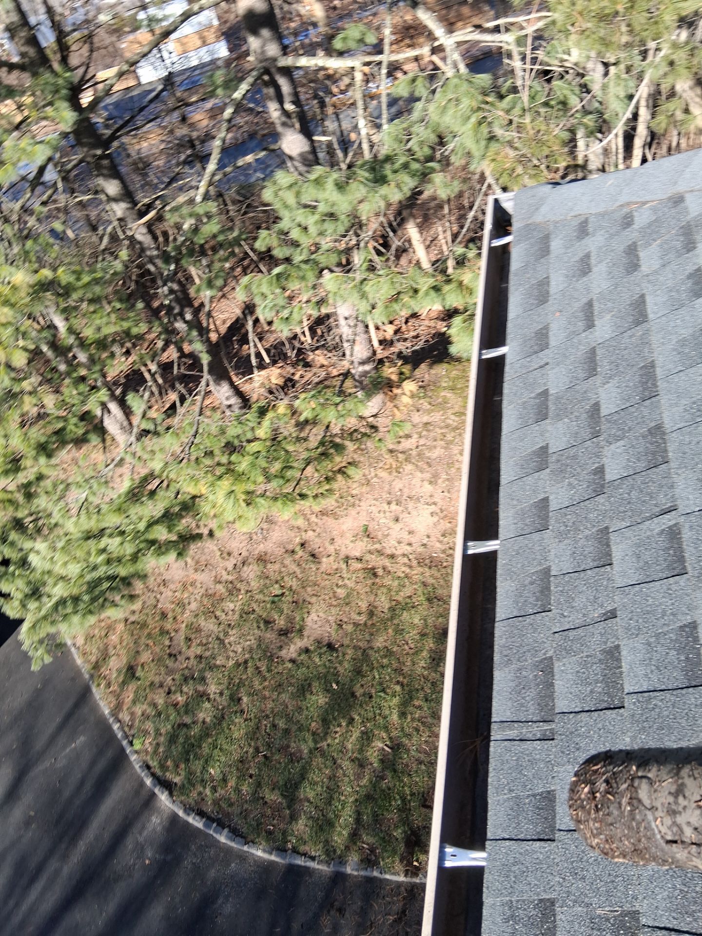 Commercial gutter cleaning Georgia after photo with clean gutters