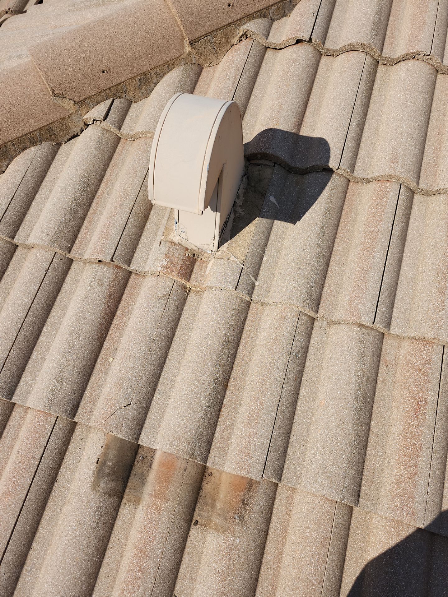 Tile Roof Repair in Delray Beach – Expert Craftsmanship & Reliable Service by Aastro Roofing