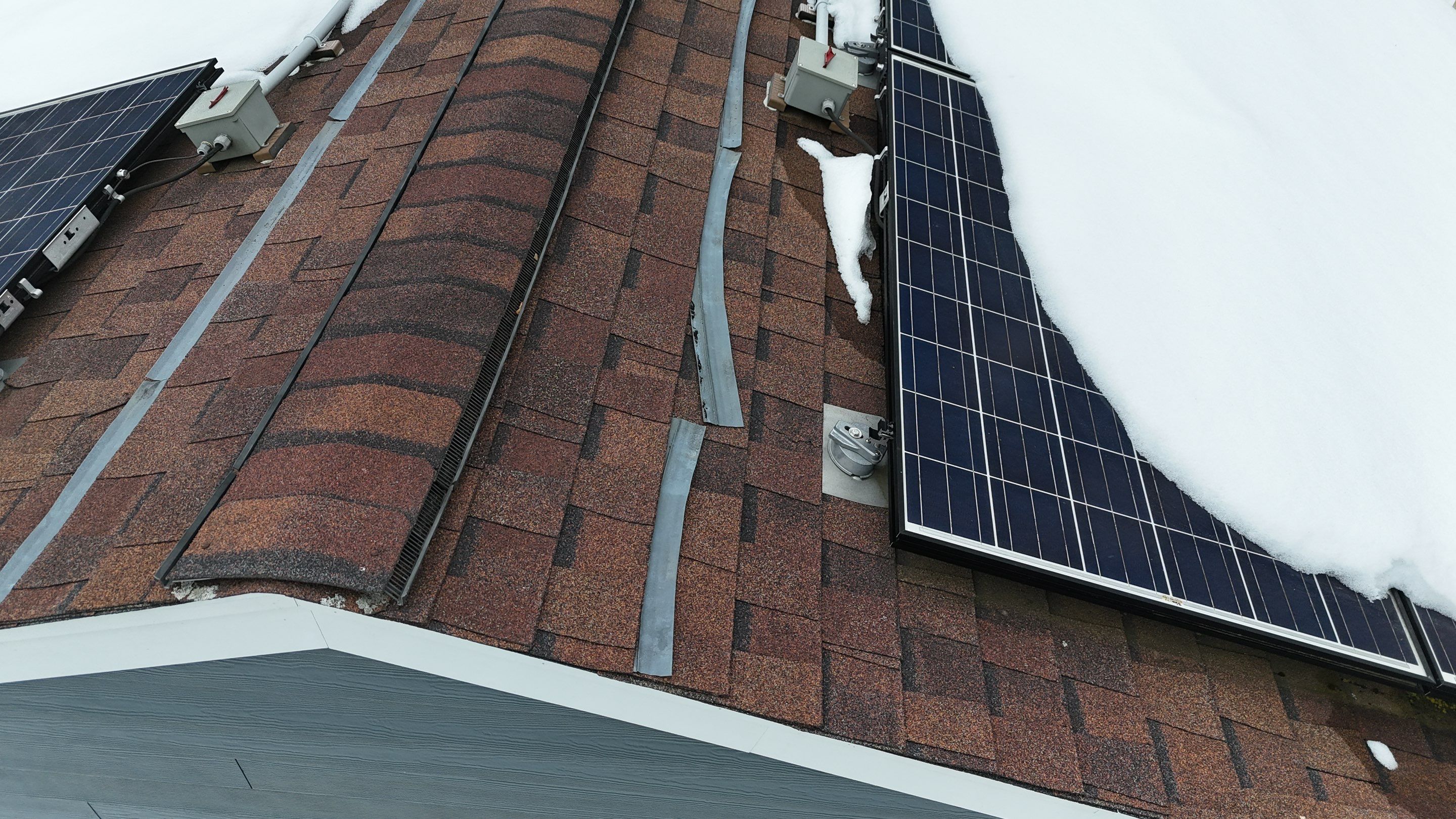 Ice Dam Removal & Snow Removal in Woburn, MA  by Mighty Dog Roofing of Greater Middlesex County