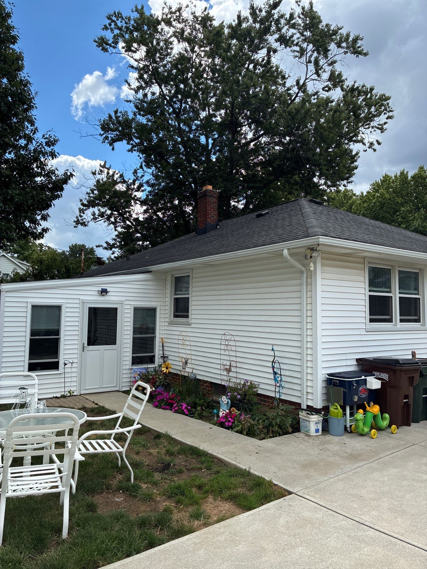 5, seamless gutter  by Hector’s gutter install 