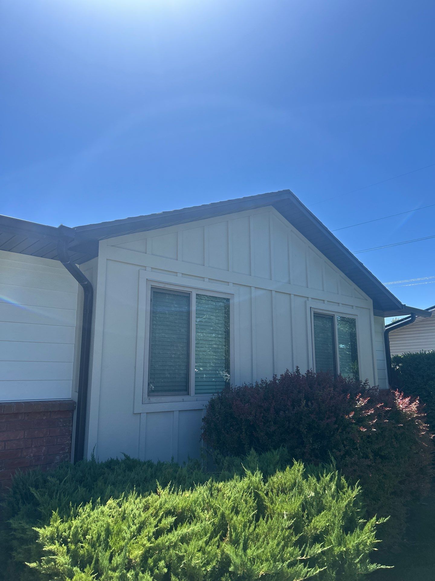 Orem | Hardie B&B and Lap Siding | Cobble Stone & Arctic White by Ideal Siding Utah