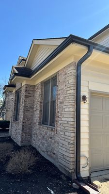 Turtle Shell gutter protection installation in Wheaton, IL 60189, photograph 19