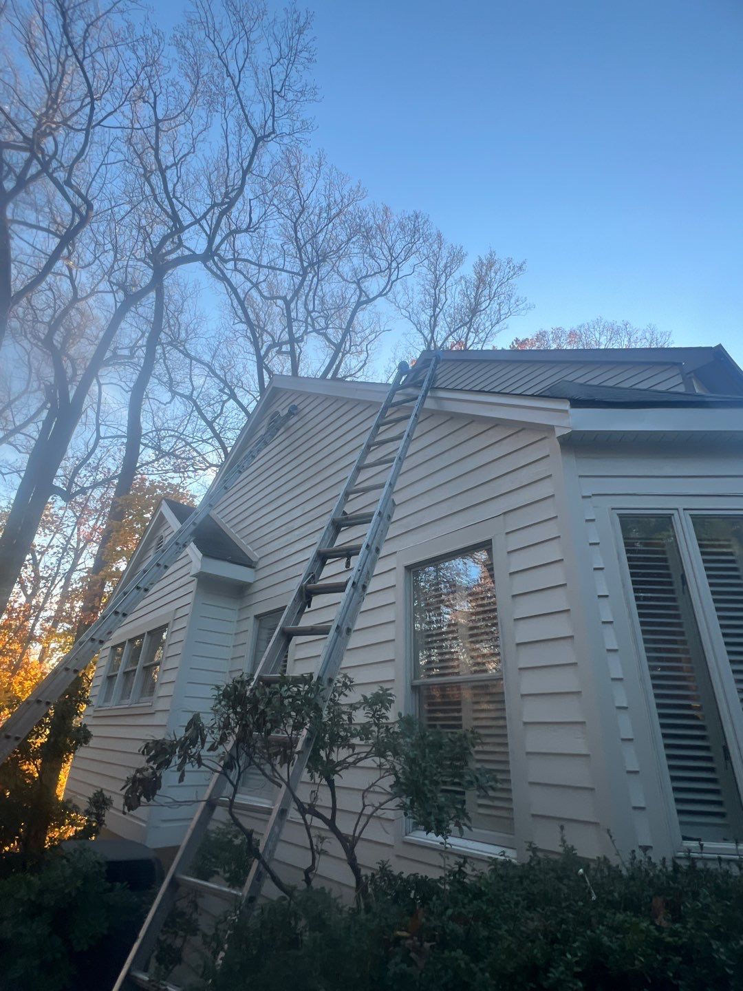 Arlington: Bevel Cedar Wood Siding Restoration by RM Banning, Inc.