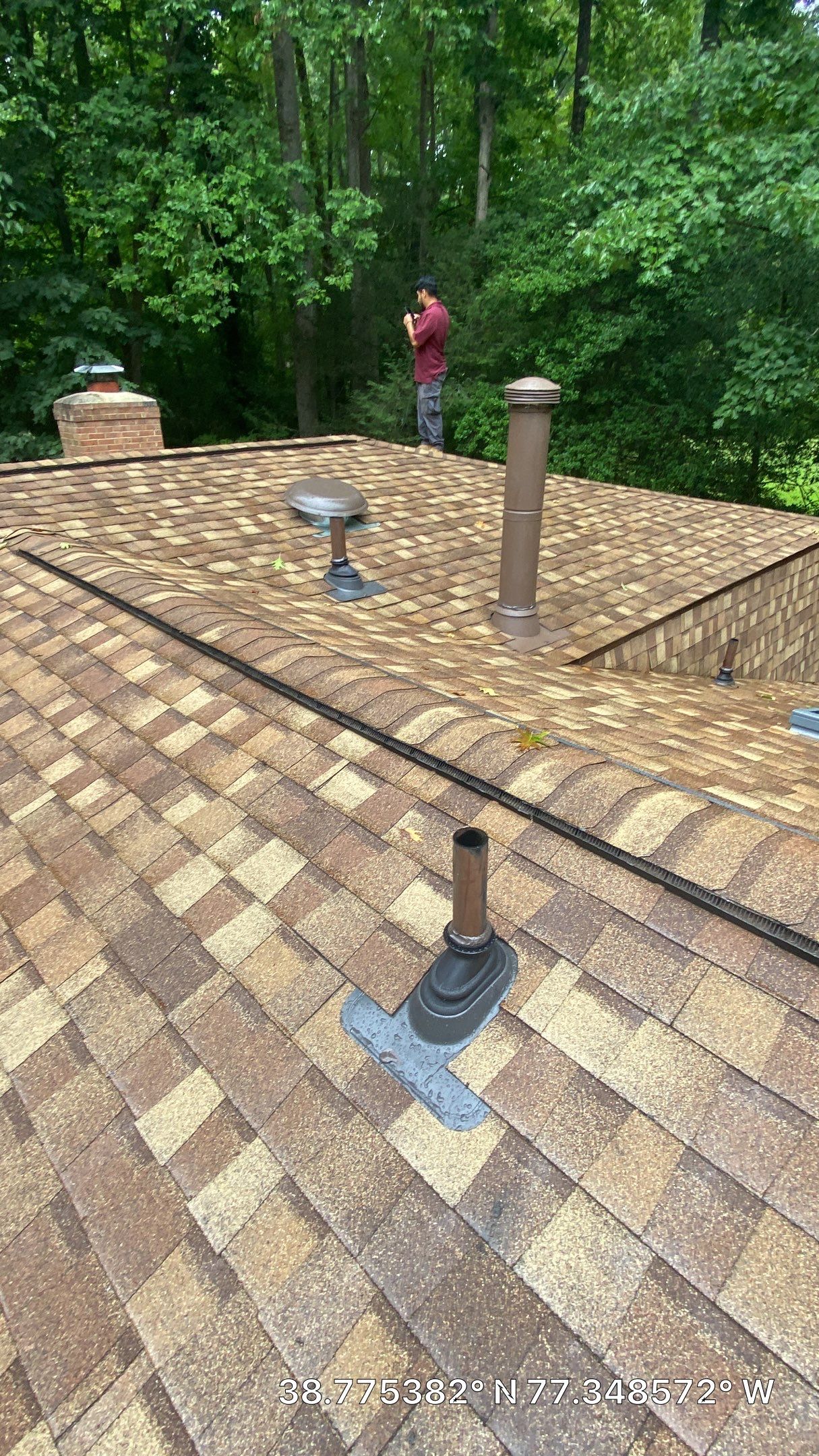 Fairfax Station: CertainTeed Landmark Pro Designer Shingles in Max Def Resawn Shake by RM Banning, Inc.