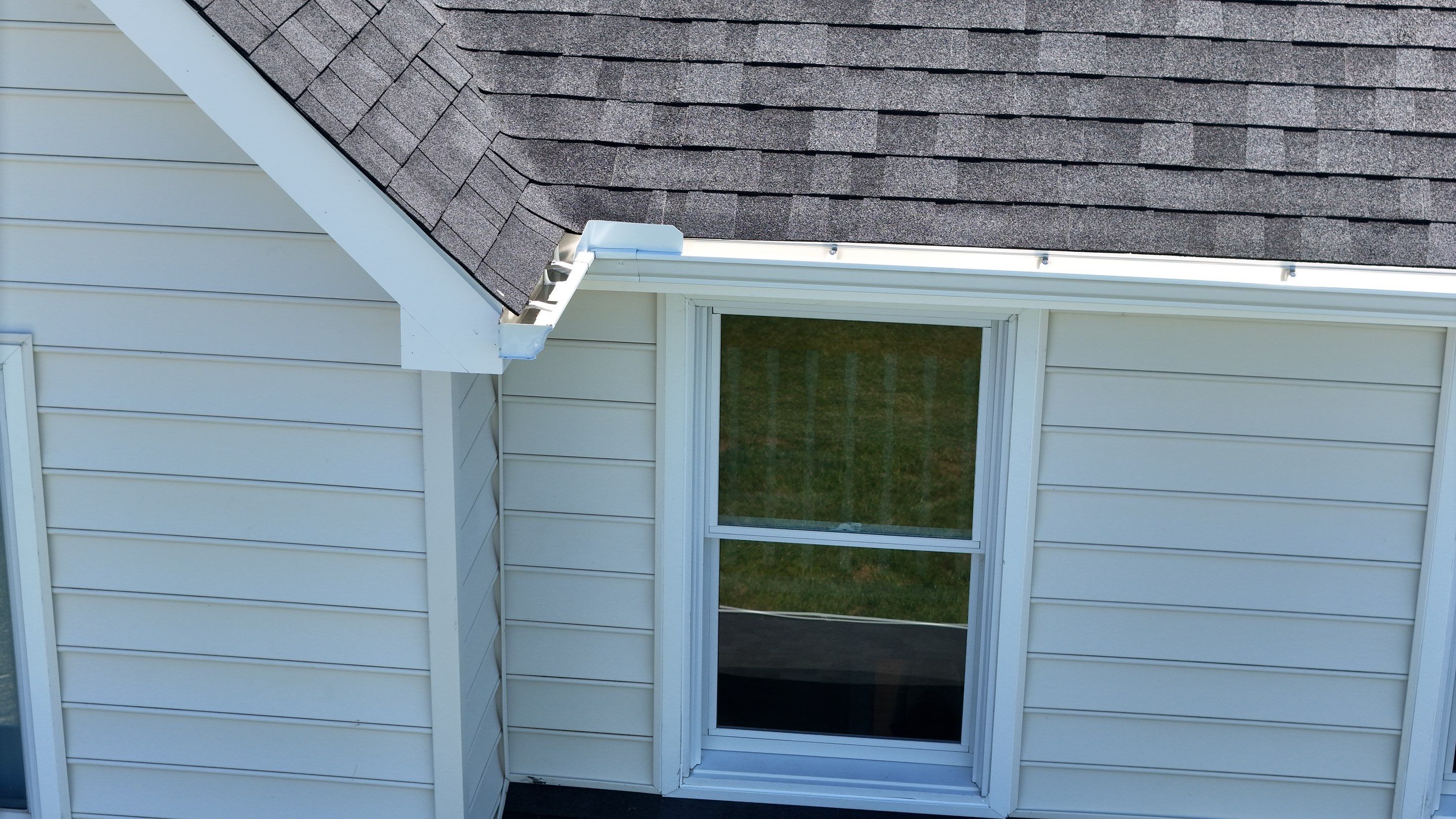 Comprehensive Roof, Soffit, and Fascia Replacement in New Point by Cade Construction