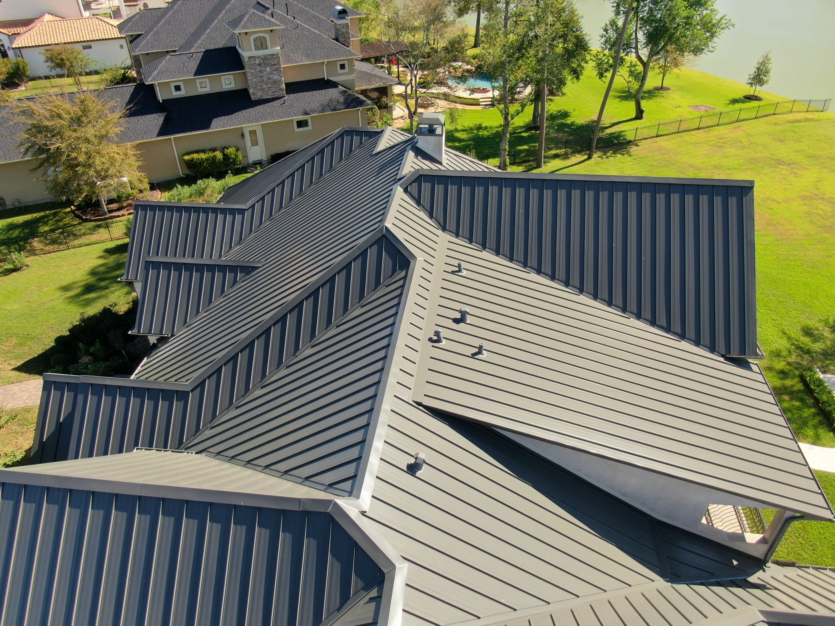 Benders Estates - Standing Seam by Hartland Roofing & Construction